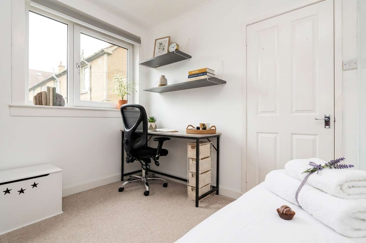 View 3BR Peebles Home - Free Parking - Near Glentress in Victoria Park Drive 26 EH45 9AD 3BR Peebles Home - Free Parking - Near Glentress in Victoria Park Drive 26 EH45 9AD - Property image 13 - VivreStays