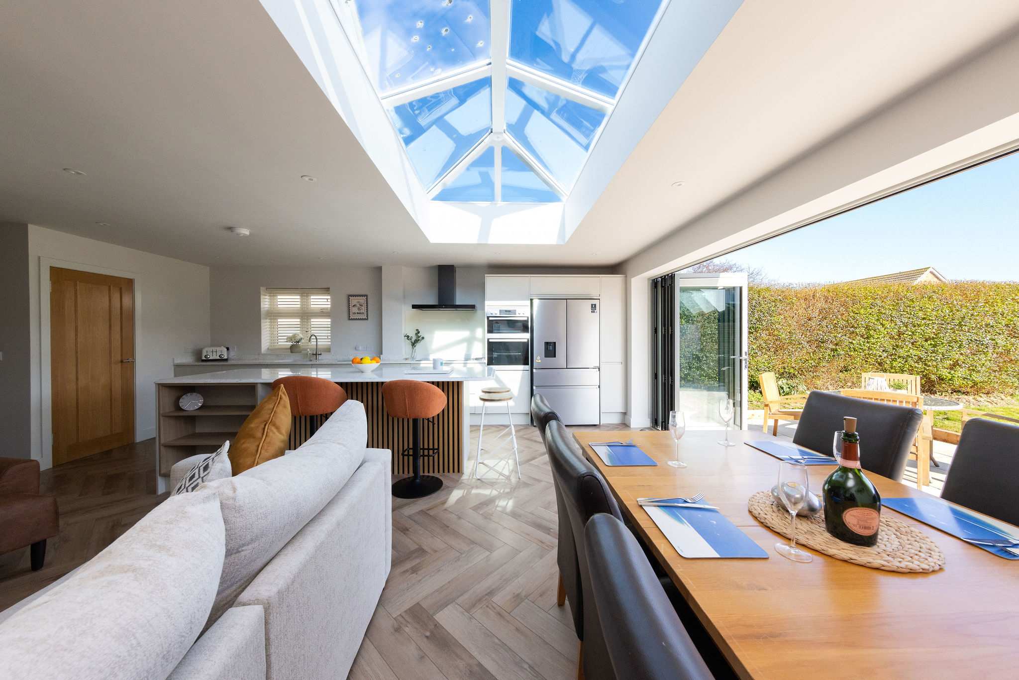 Stylish Coastal 3BD Bungalow with Garden