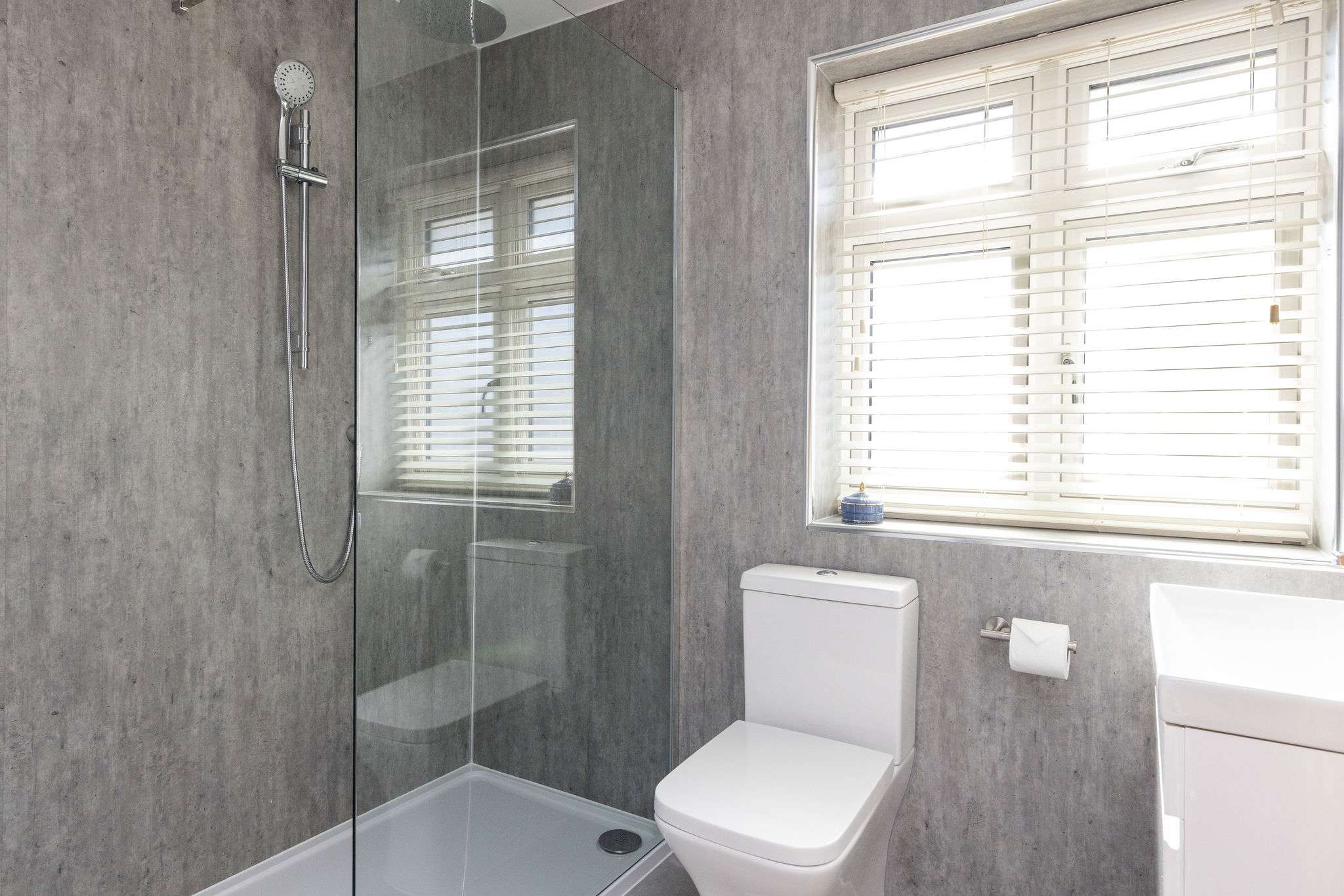 Bright and well-designed interiors offering a fresh, contemporary feel throughout your coastal getaway.