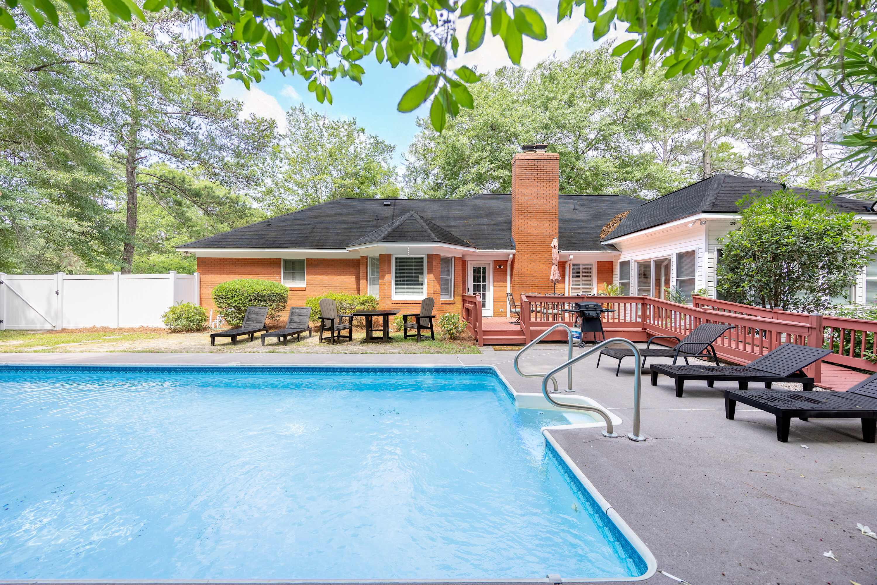 The Pool House - Close to Georgia Southern! — Statesboro, GA — vacation rental