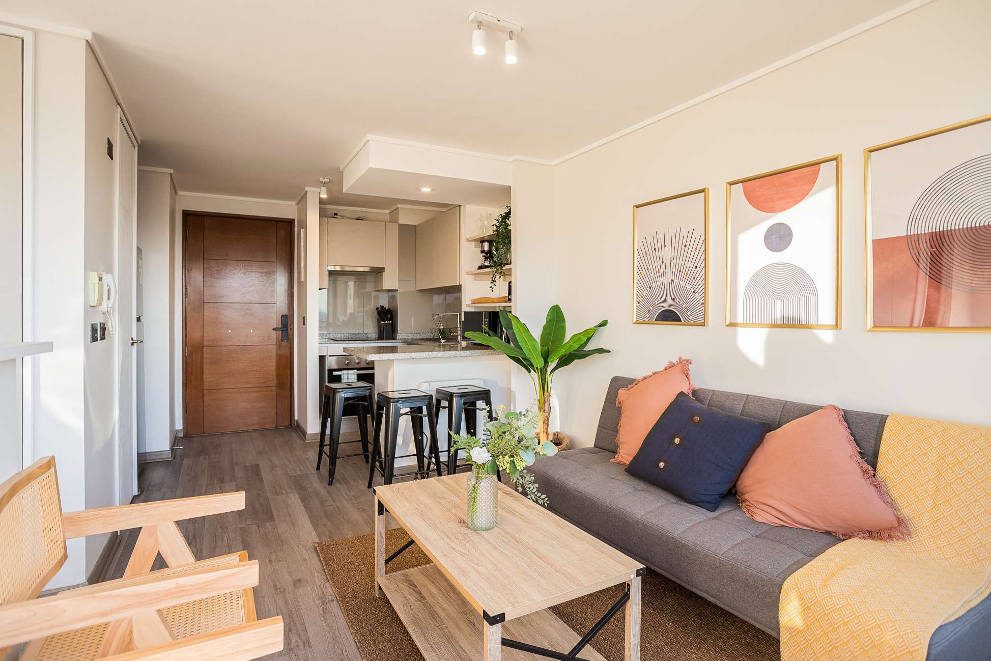  Explore the unique charm of Barrio Italia