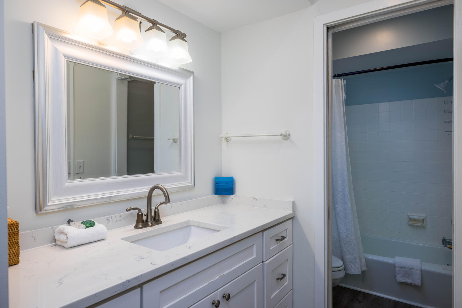 Primary 2 En Suite Full Bathroom