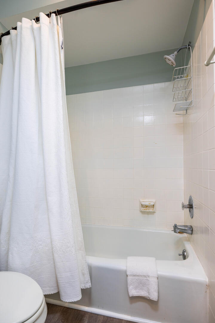 Primary 2 En Suite Full Bathroom