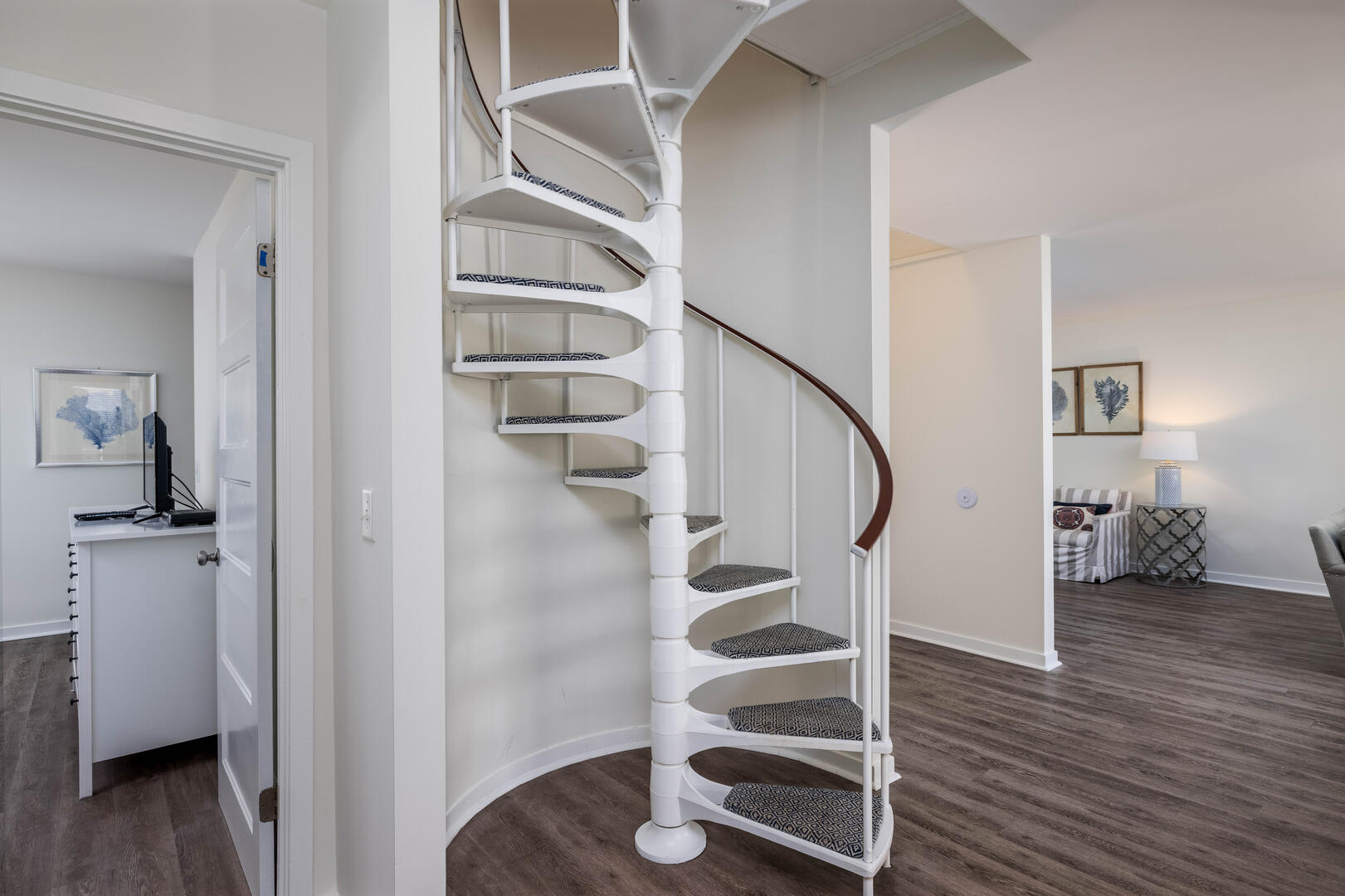 Spiral Staricase to 2nd Level