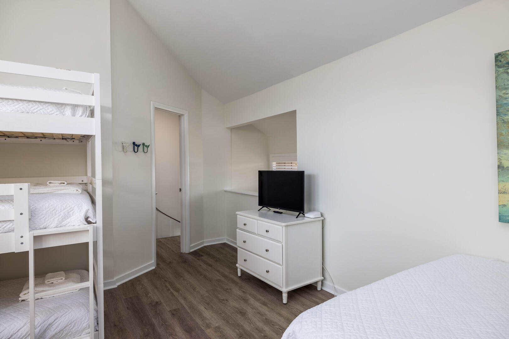 2nd Level Guest Bedroom with 2 Queens, 3 Twins Bunkbed and Full En Suite Full Bathroom