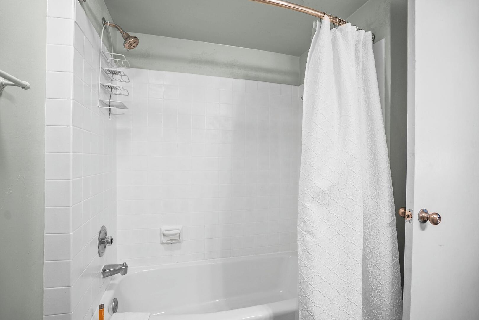 Guest Bedroom Full En Suite Bathroom