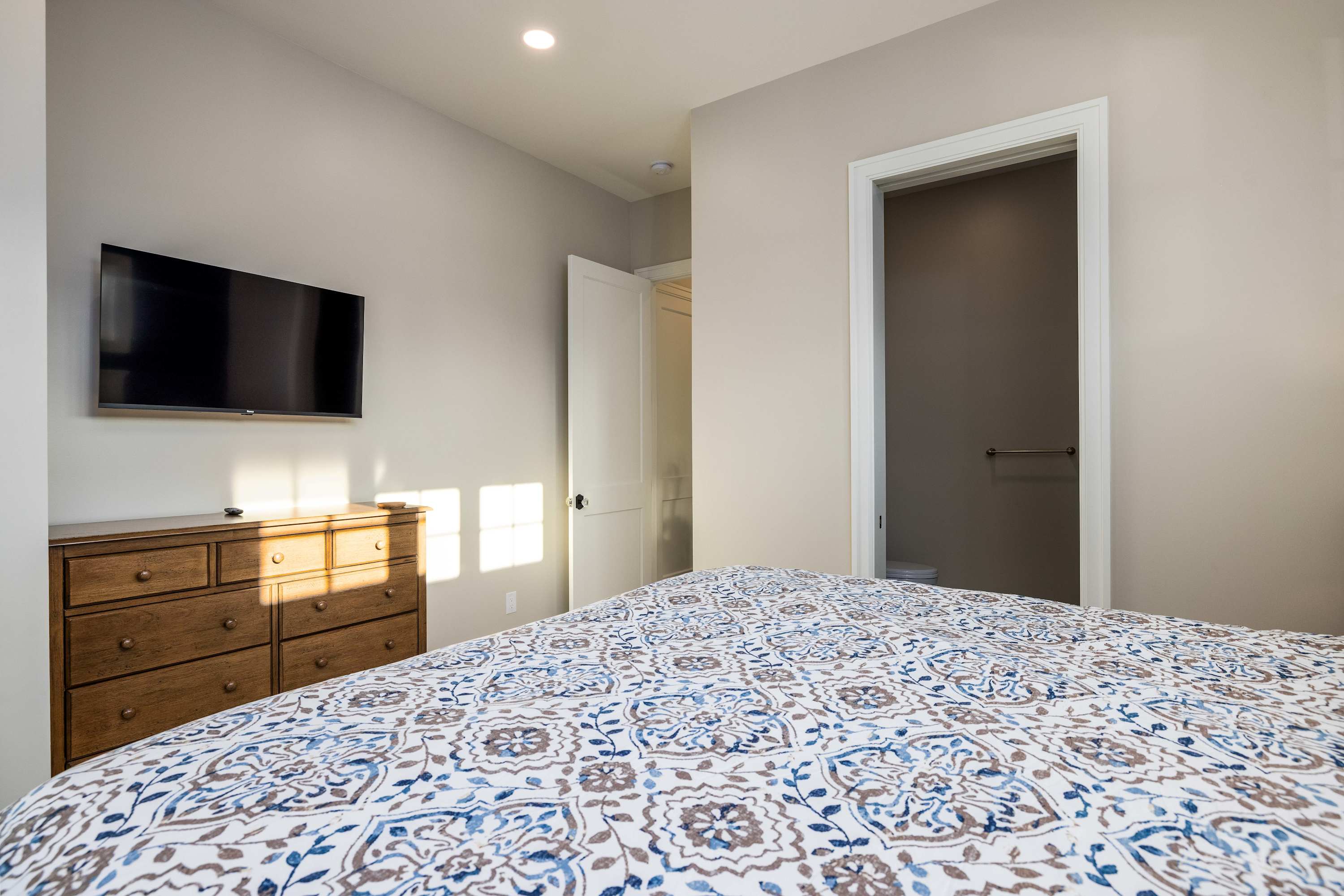 1st Level Street Side Primary 2 with King Bed, Full En Suite Bathroom 