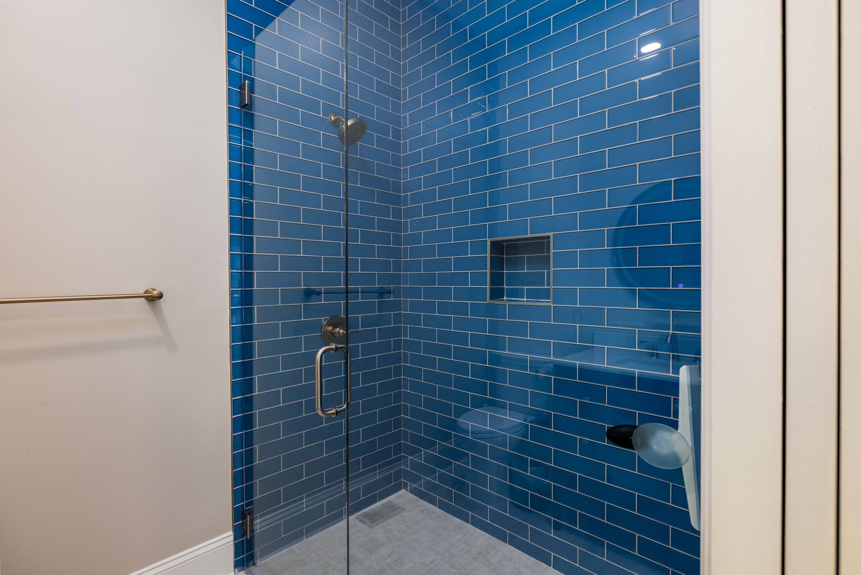 Primary 2 Full En Suite Bathroom