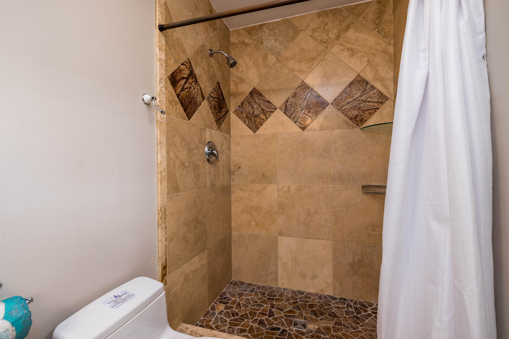 Full En Suite Bathroom