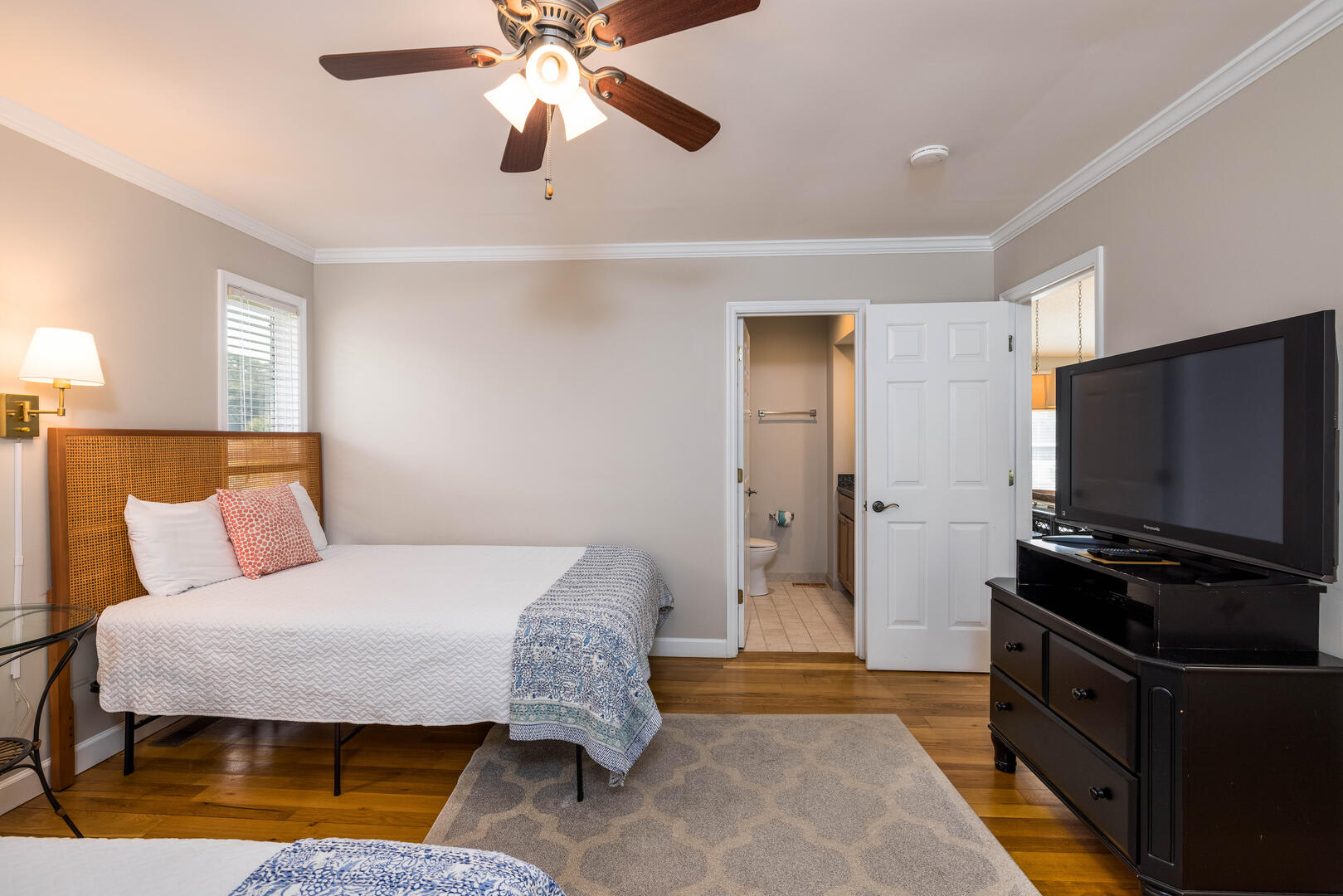 Guest Bedroom with 2 Queen Beds