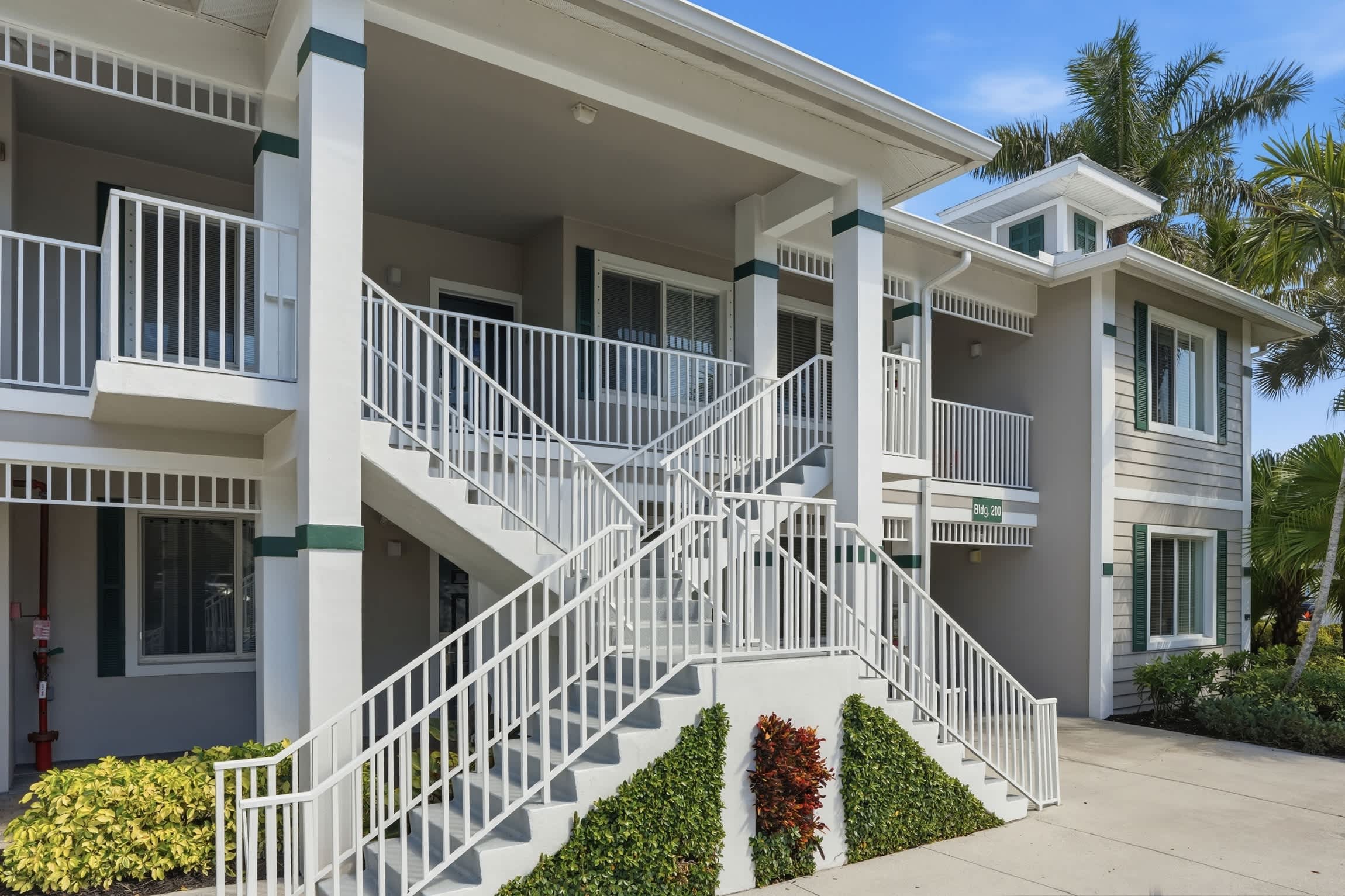 216 Luxury Remodeled Sleep 6 End Unit | Photo 9