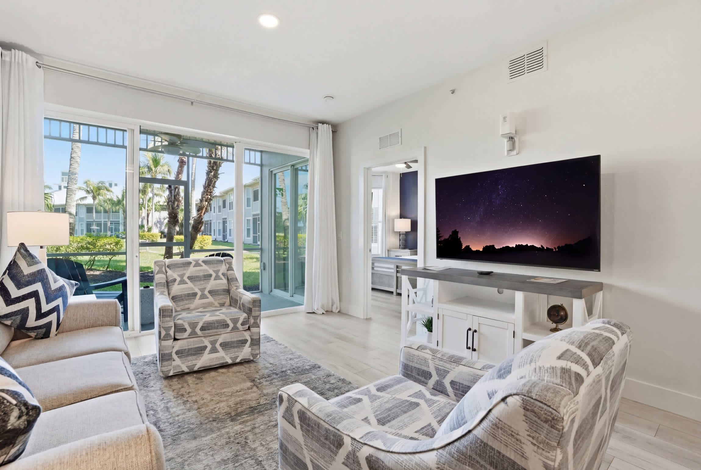 216 Luxury Remodeled Sleep 6 End Unit