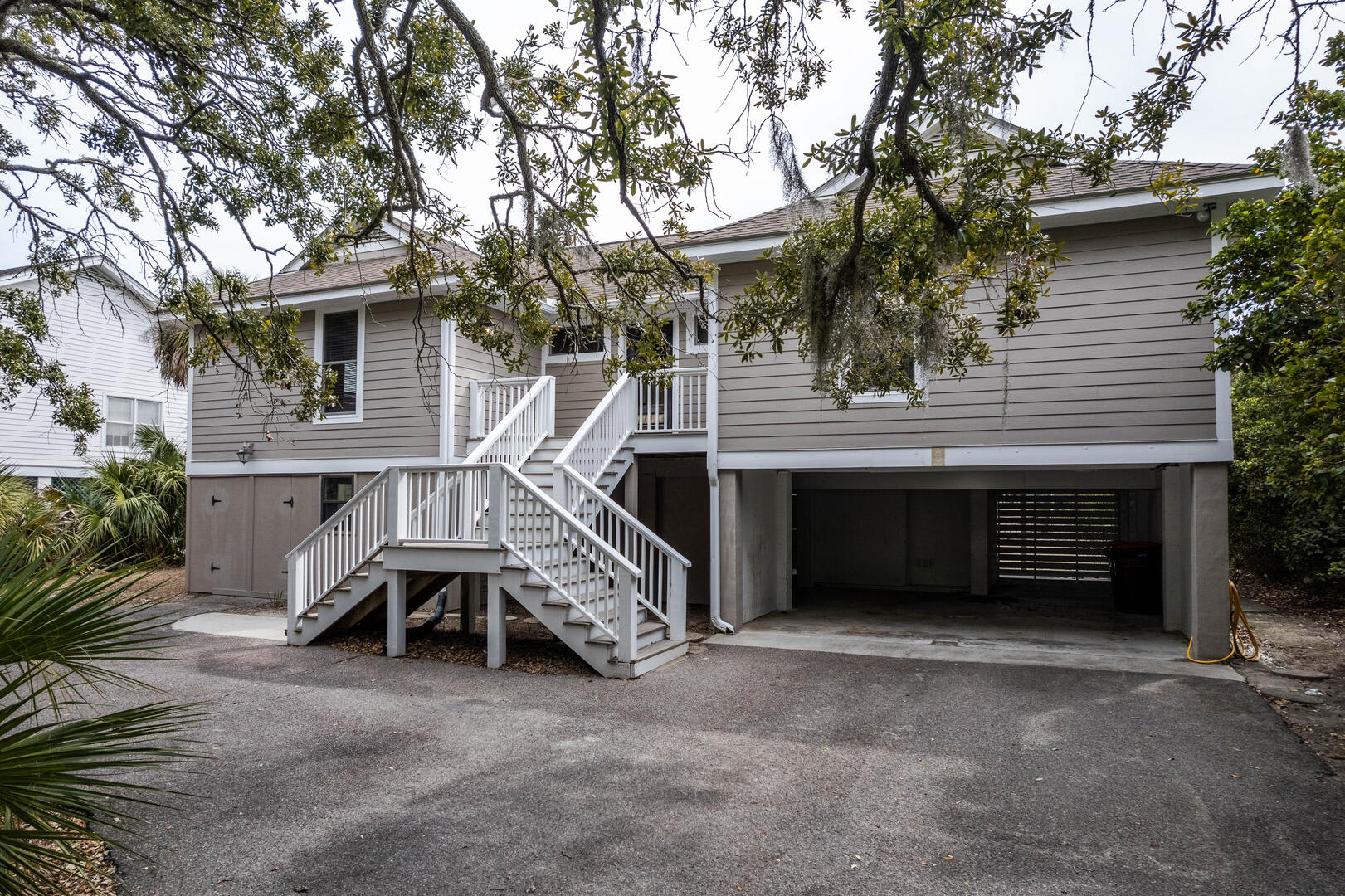 Front of the House with Garage and 6 Parking Spots