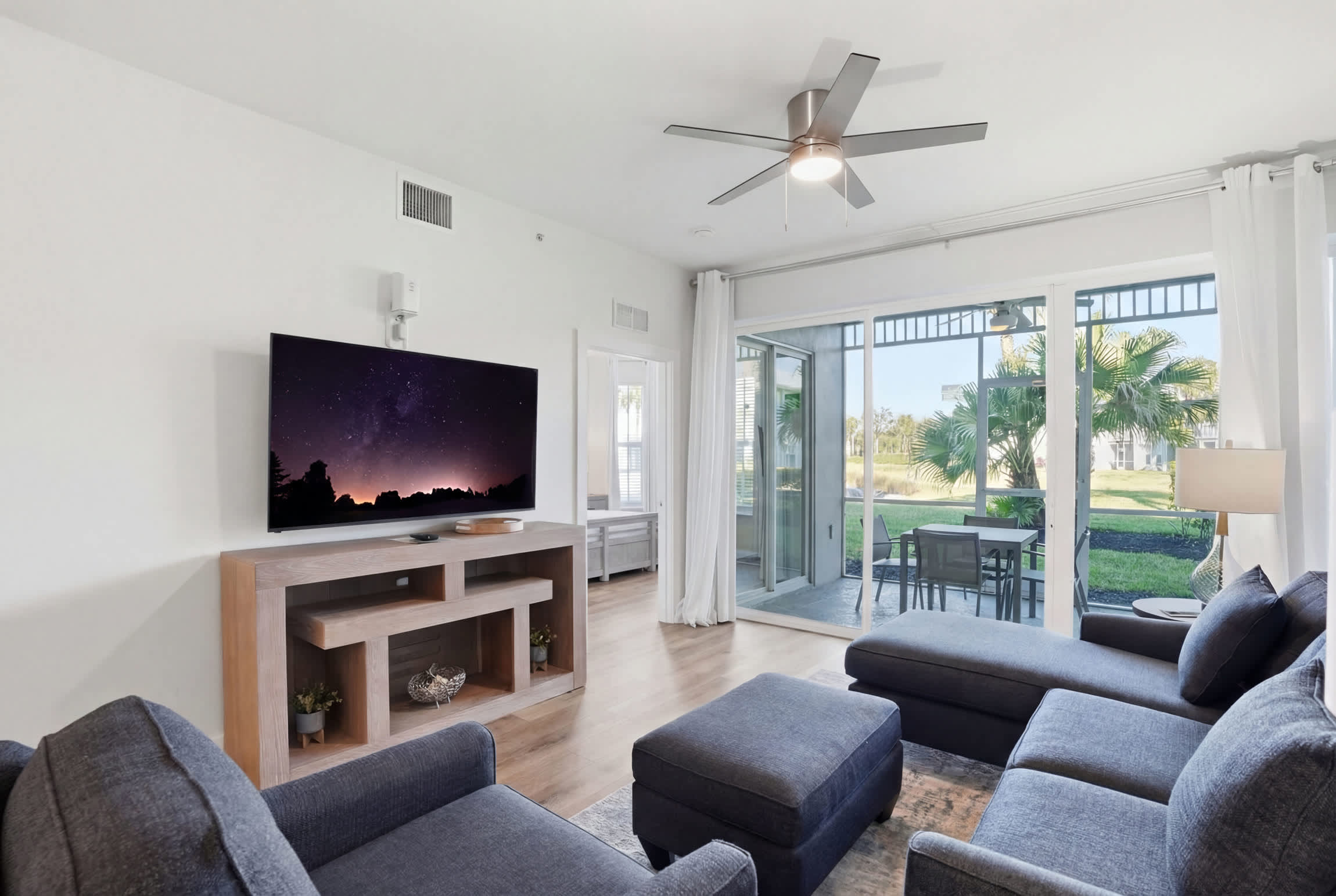 215 First Floor Sleeps 4 Landscape View