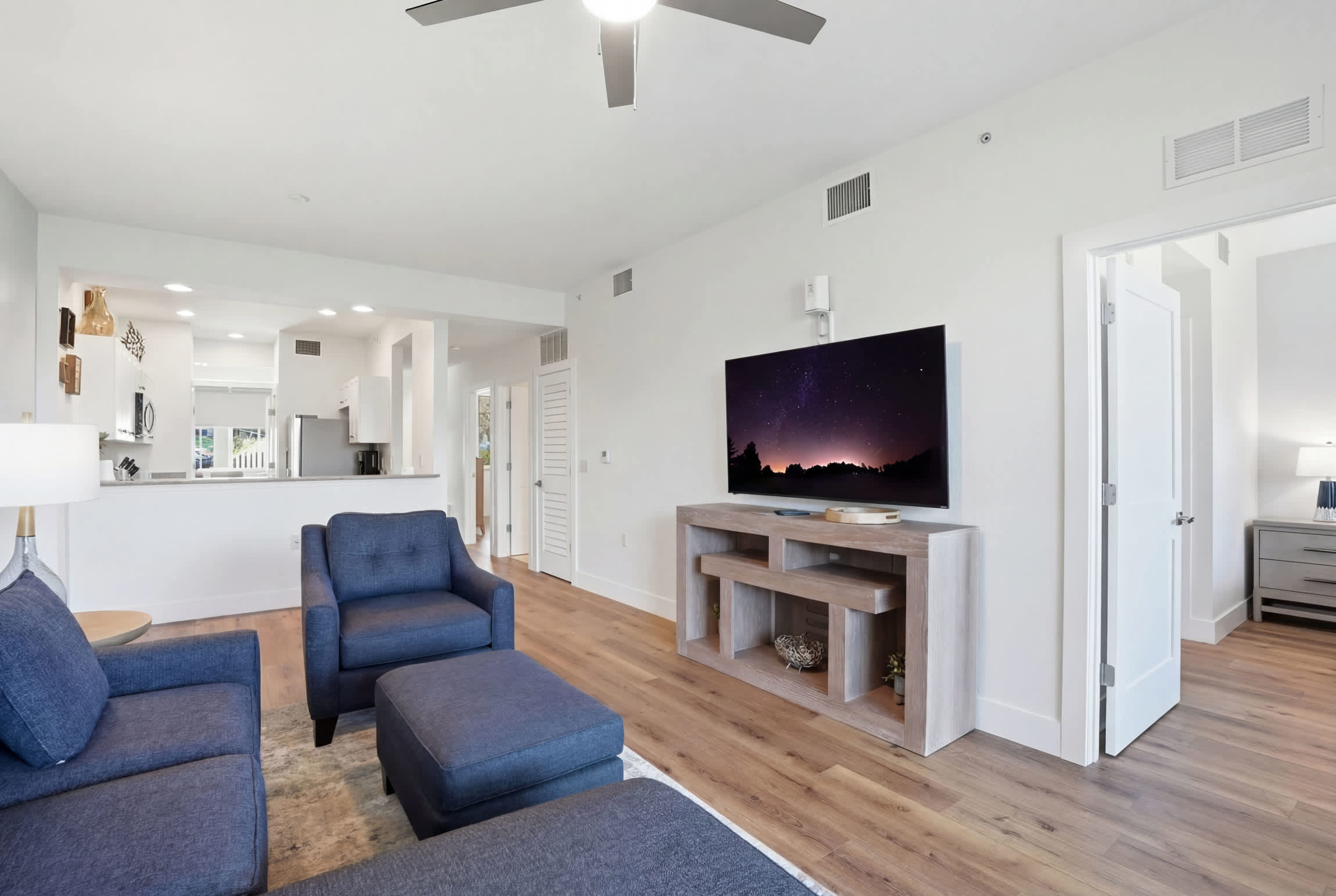 215 First Floor Sleeps 4 Landscape View | Photo 19