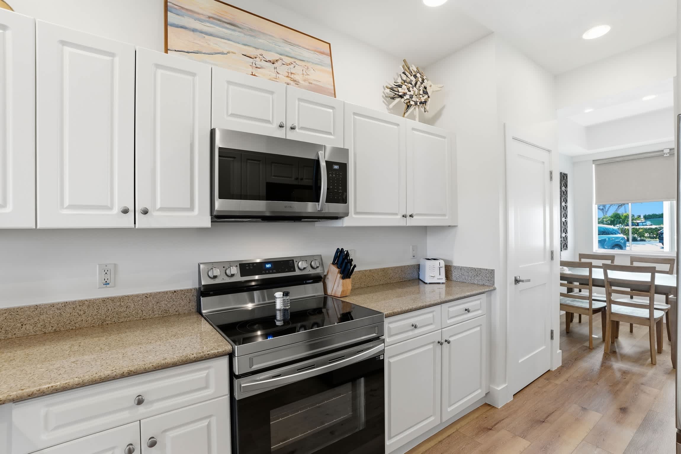 215 First Floor Sleeps 4 Landscape View | Photo 11