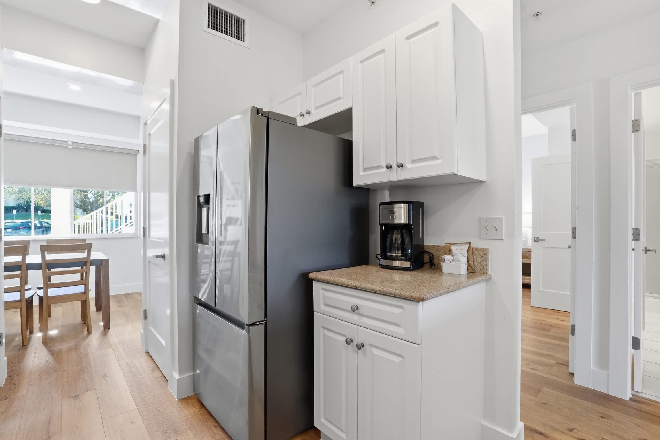 215 First Floor Sleeps 4 Landscape View | Photo 13