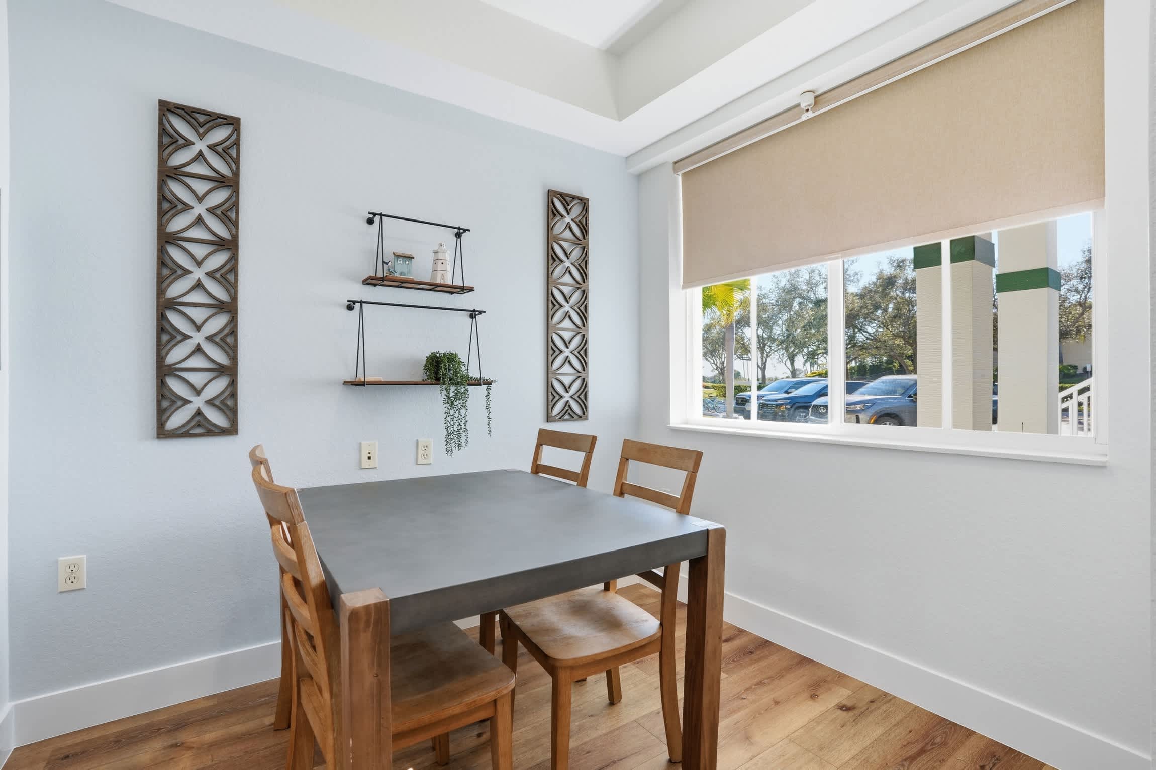 215 First Floor Sleeps 4 Landscape View | Photo 15