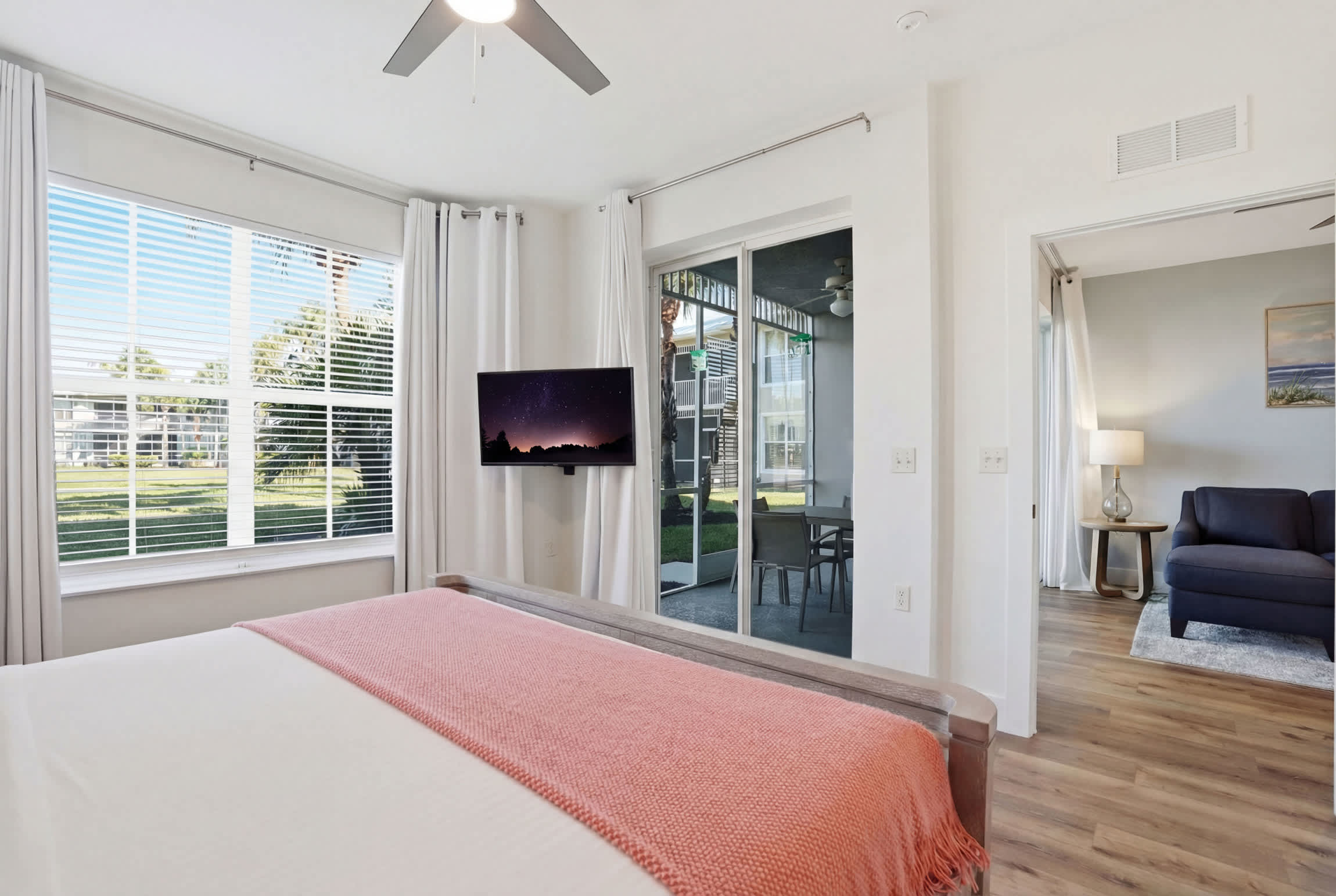 215 First Floor Sleeps 4 Landscape View | Photo 20