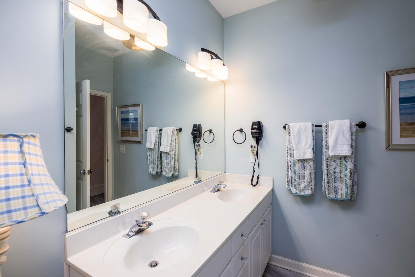 Full En Suite Bathroom