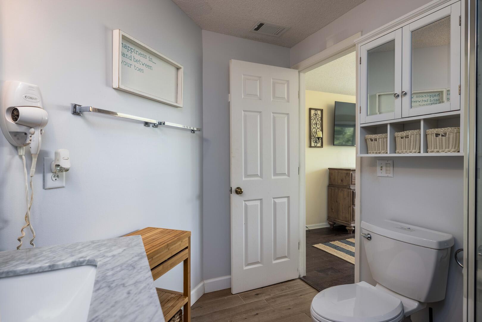Full En Suite Bathroom for Bunkroom