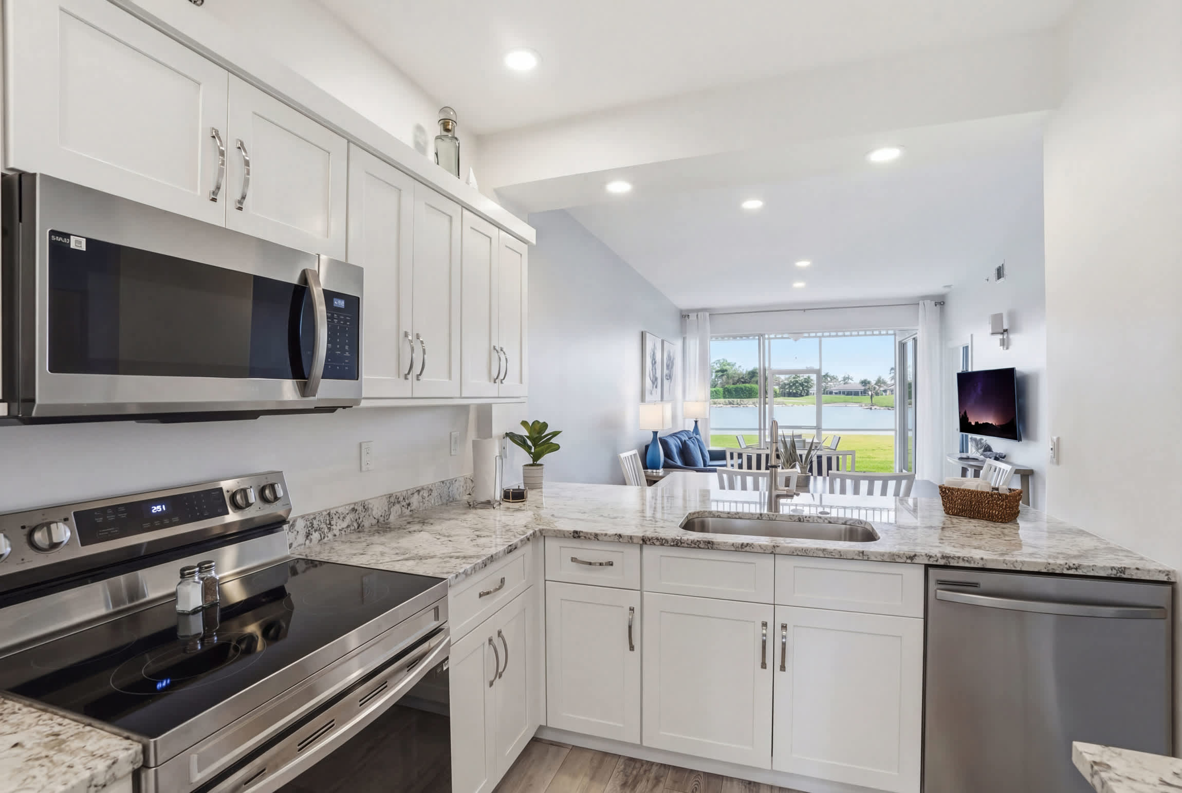 1412 Golf and Lake Views Updated Sleeps 4 | Photo 2