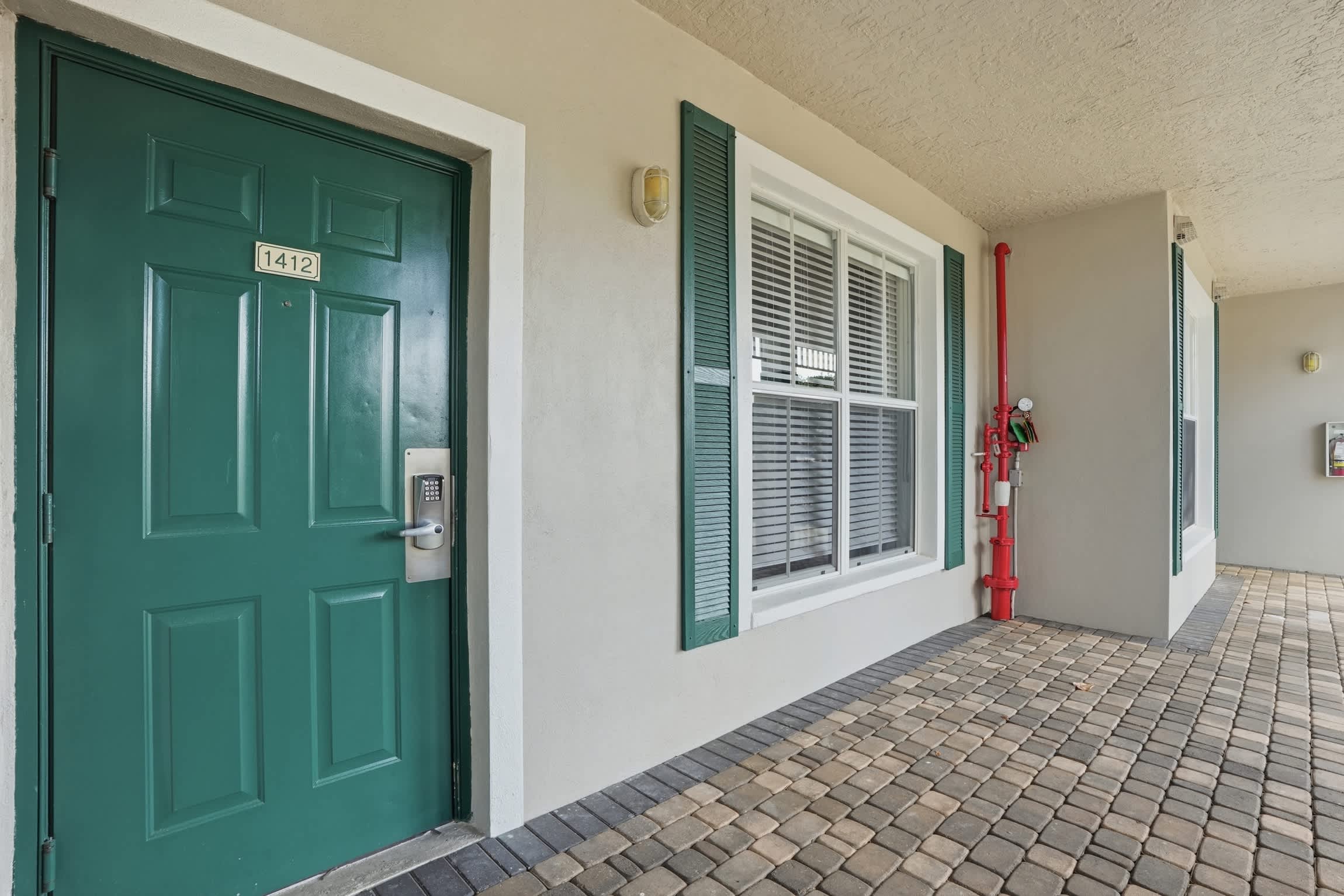 1412 Golf and Lake Views Updated Sleeps 4 | Photo 8