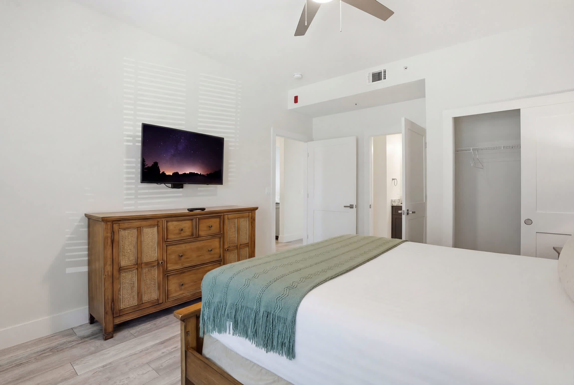 1412 Golf and Lake Views Updated Sleeps 4 | Photo 26