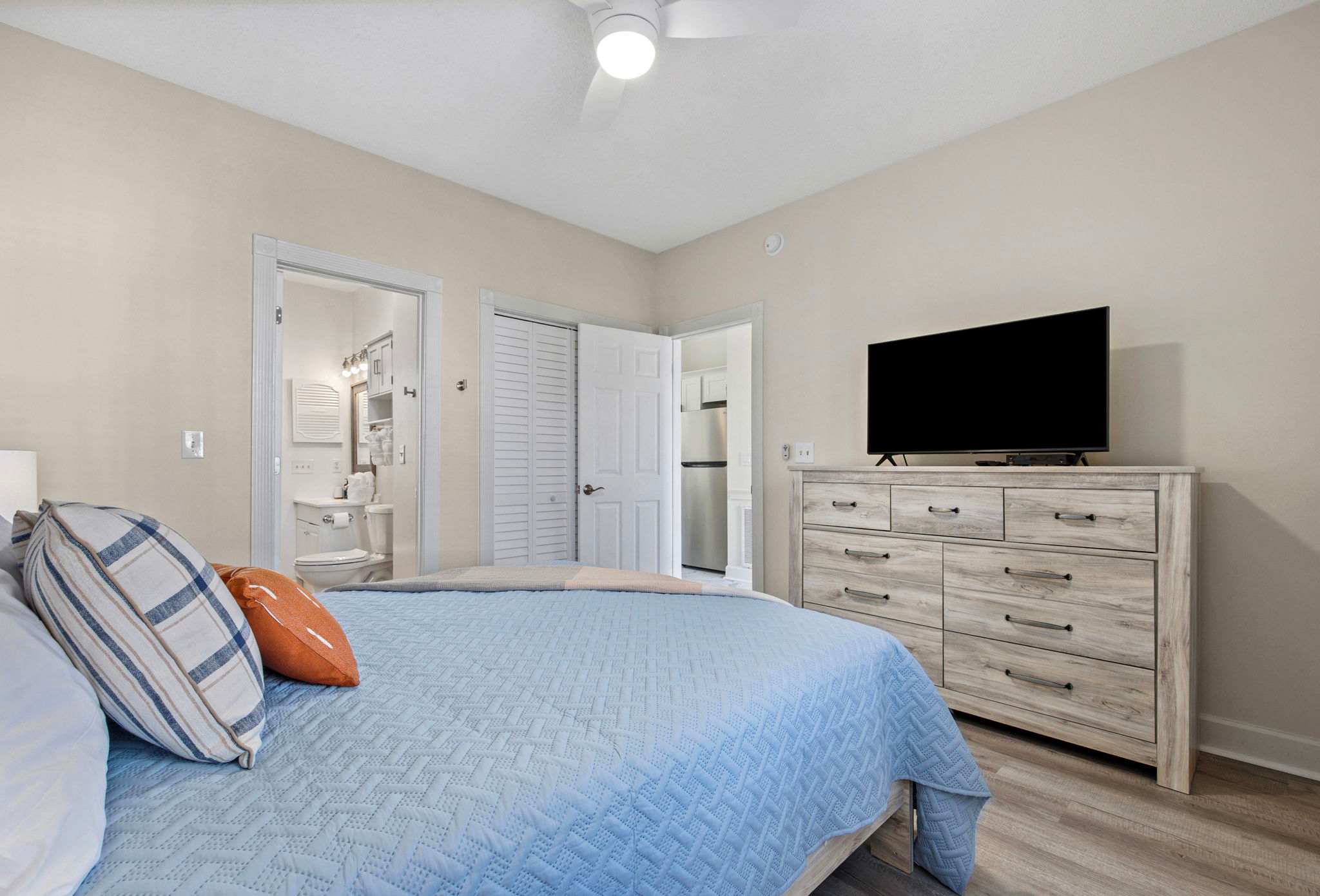 Fairway Breeze Retreat with Pond and Golf Views