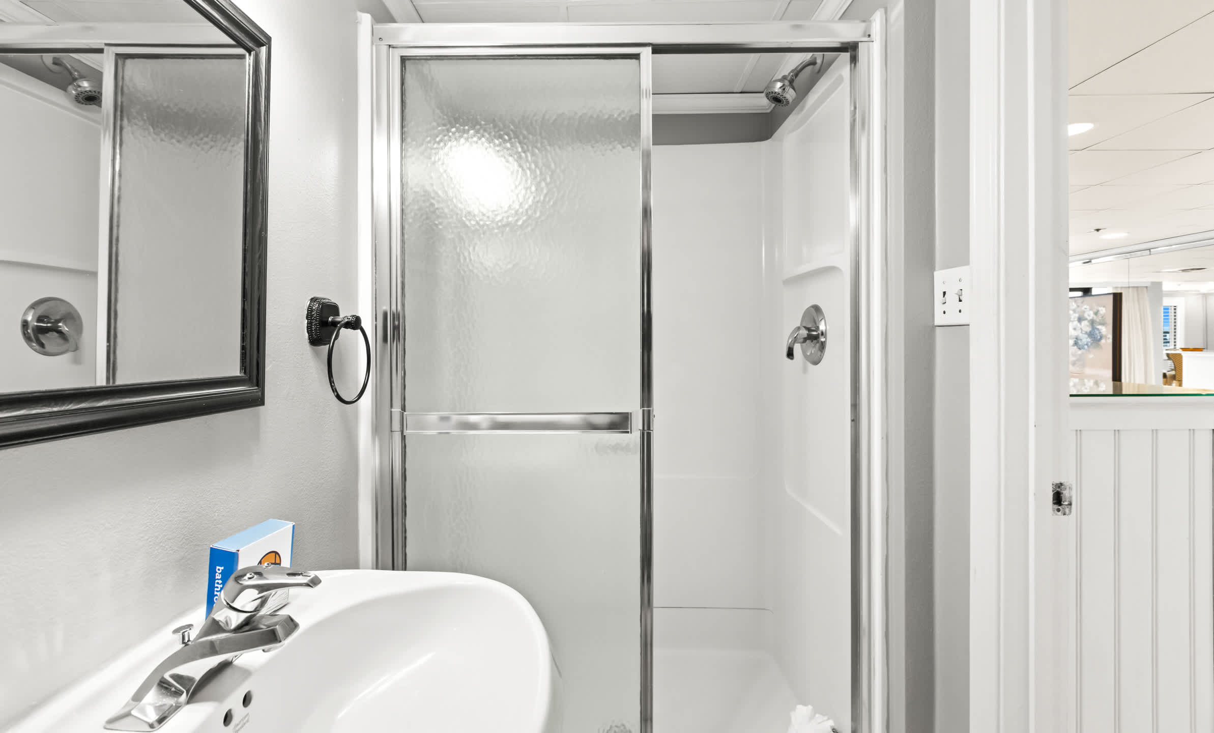 Emerald Towers 0104 5