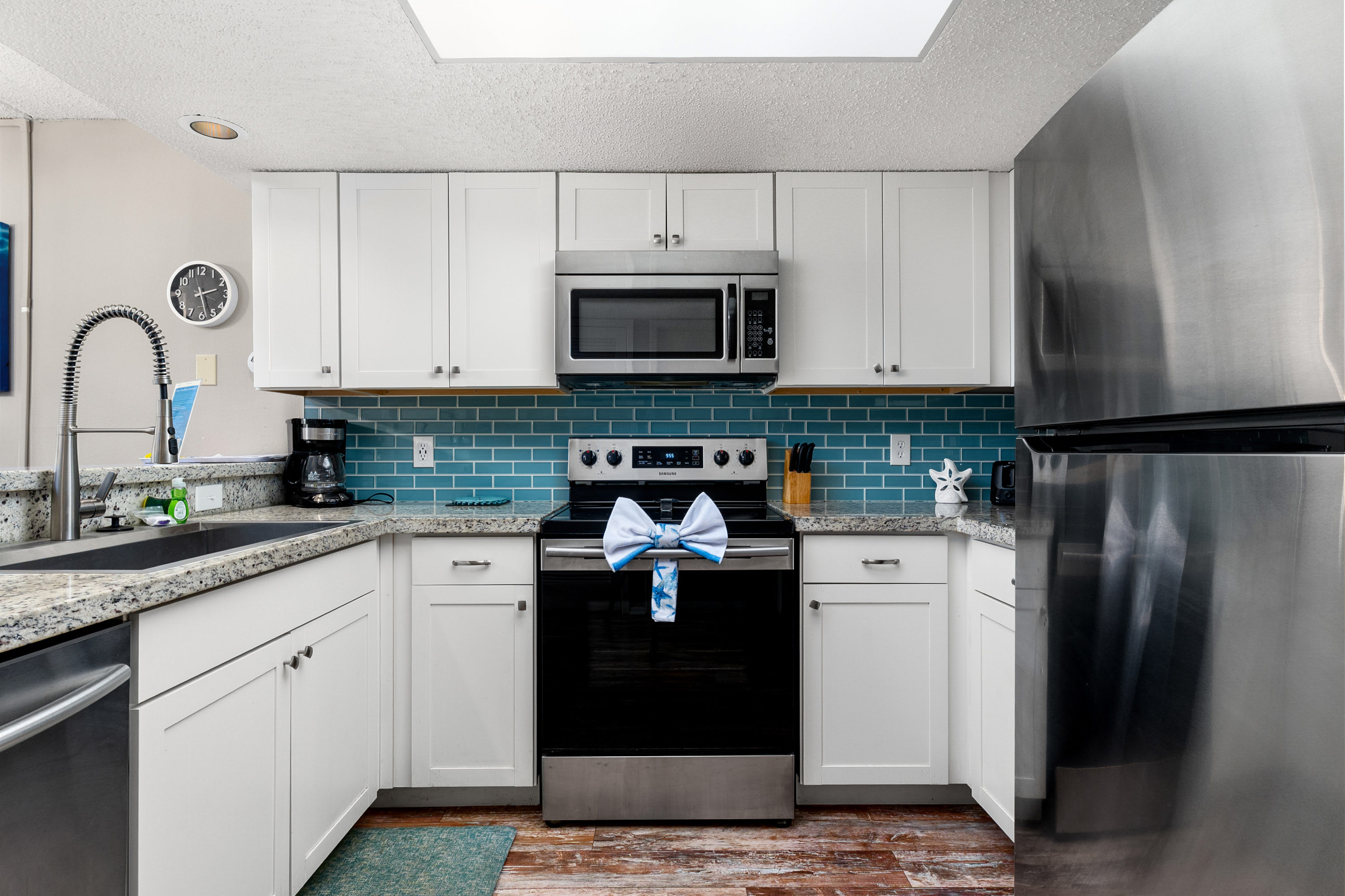 Steps from Beach Condo with Pool and Hot Tub | Photo 11