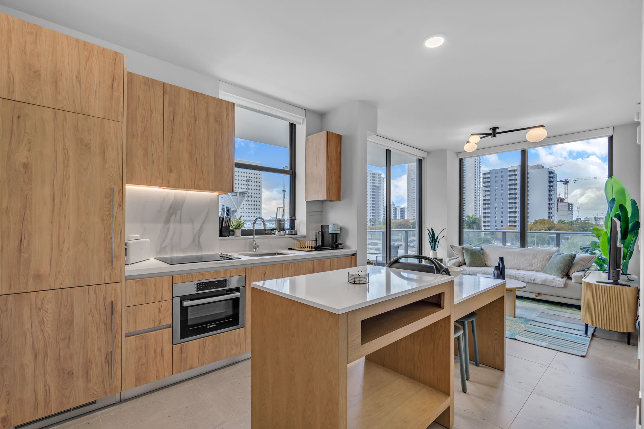 Urban Corner 2 Bedrooms MIA, Wrap Balcony & Rooftop Pool