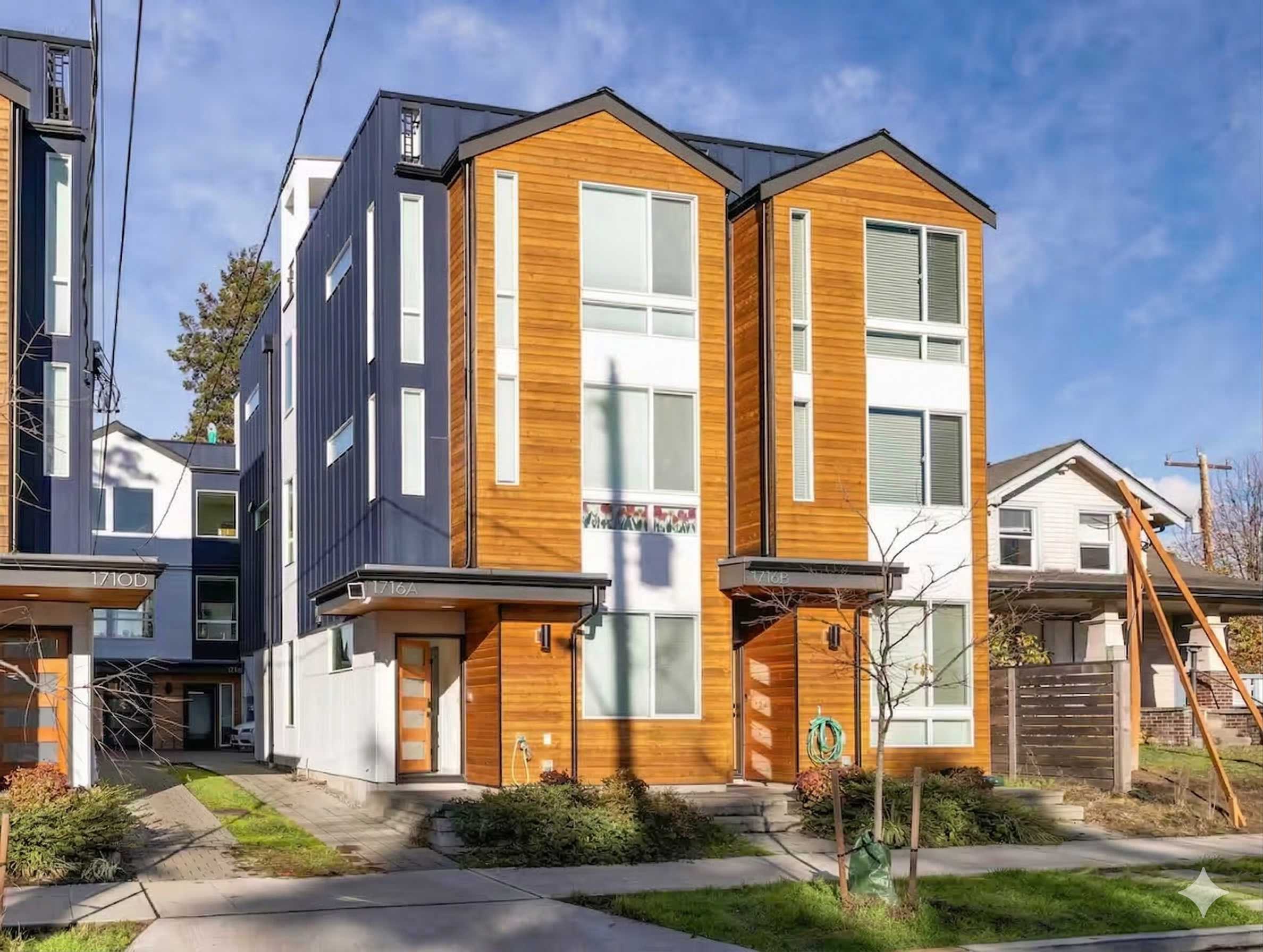 2022 Modern 3BR, Tesla Charger, City Views