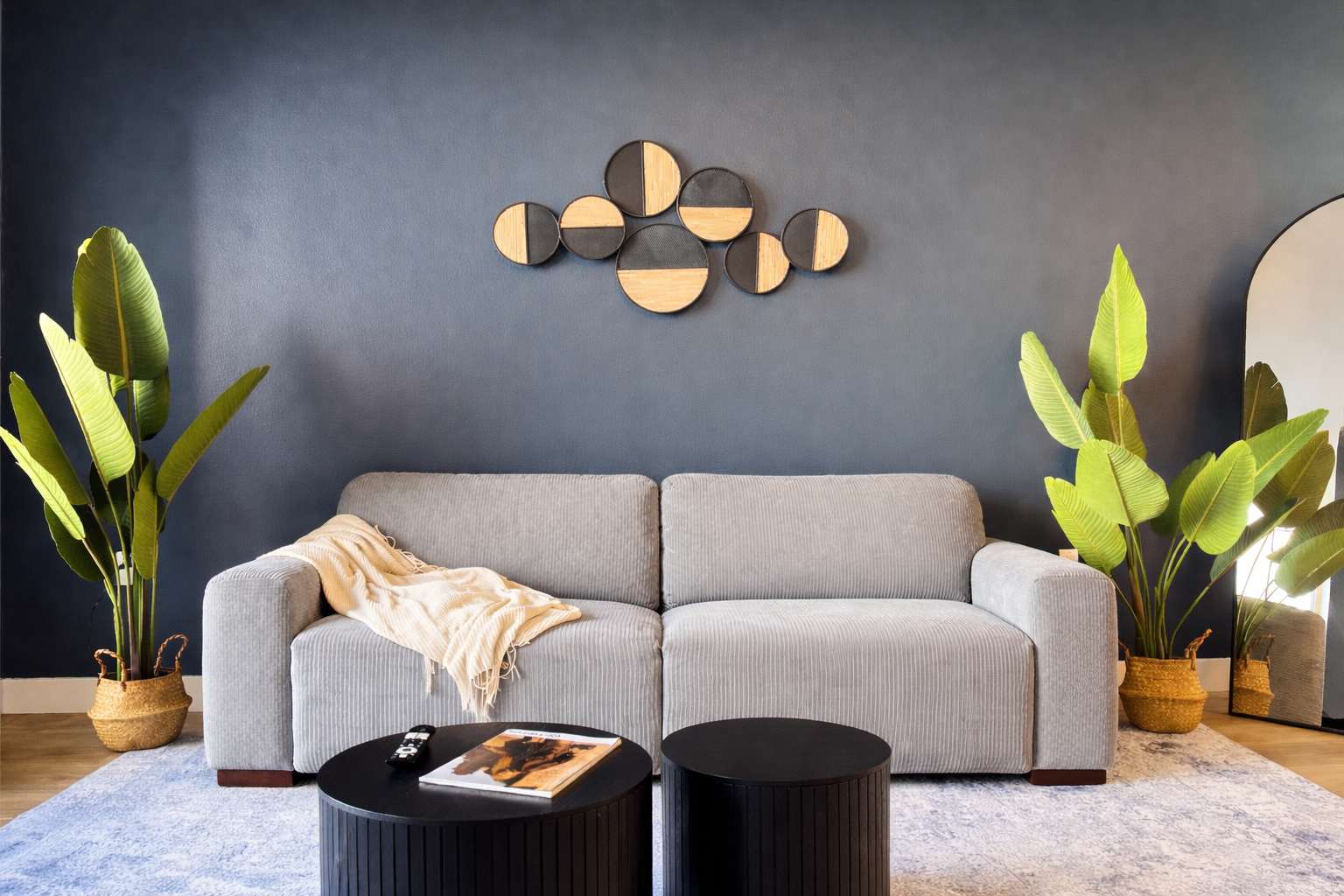 Contemporary Getaway Near Disneyland w Pool & GYM