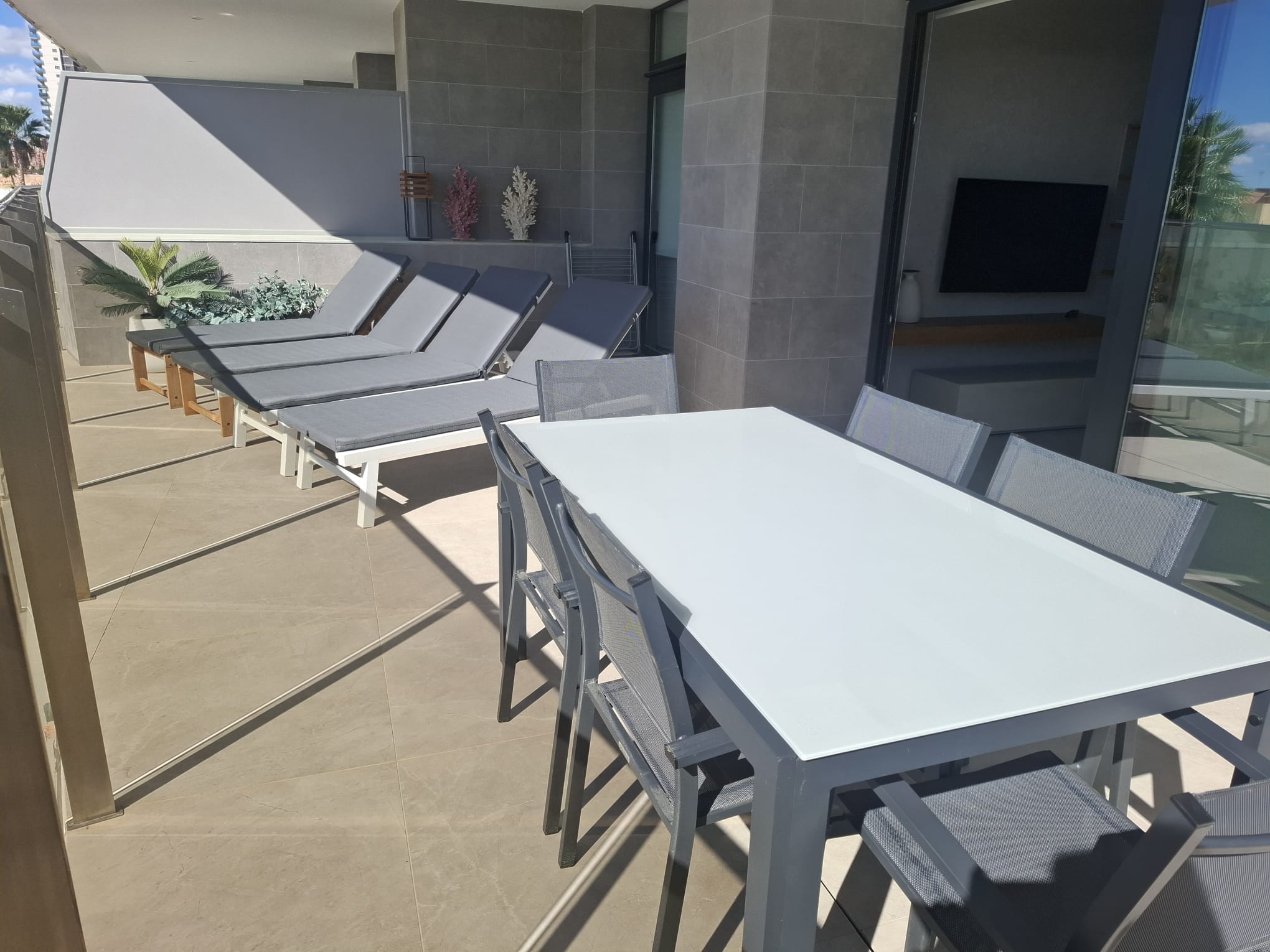 Av. República Argentina, 17, 1 1, 03502 Benidorm, Alicante, Spain