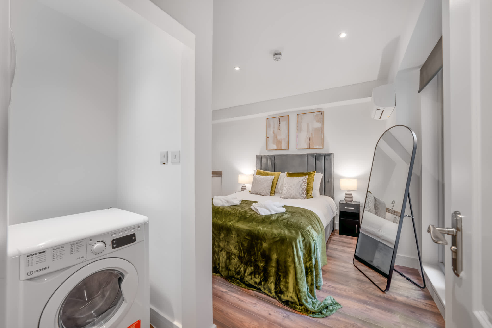 Standard Studio With Terrace In Knightsbridge in Beaufort Gardens SW3 1QH - Property image 4 - VivreStays