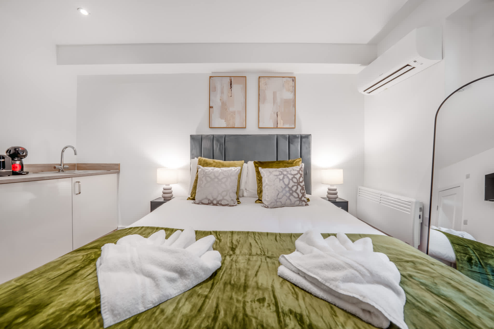 Standard Studio With Terrace In Knightsbridge serviced apartment - London - VivreStays