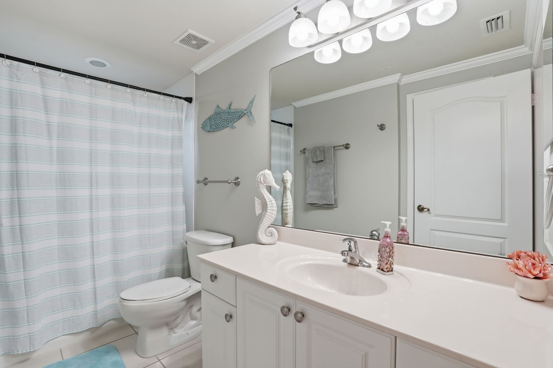 First Floor 2 BR Den Bright End Unit Near Downtown Naples | Photo 20