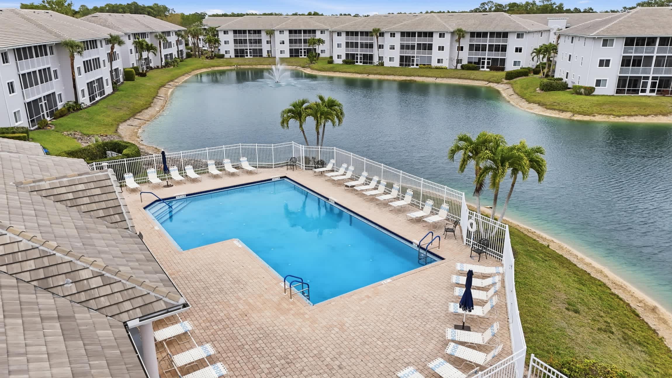 First Floor 2 BR Den Bright End Unit Near Downtown Naples | Photo 35