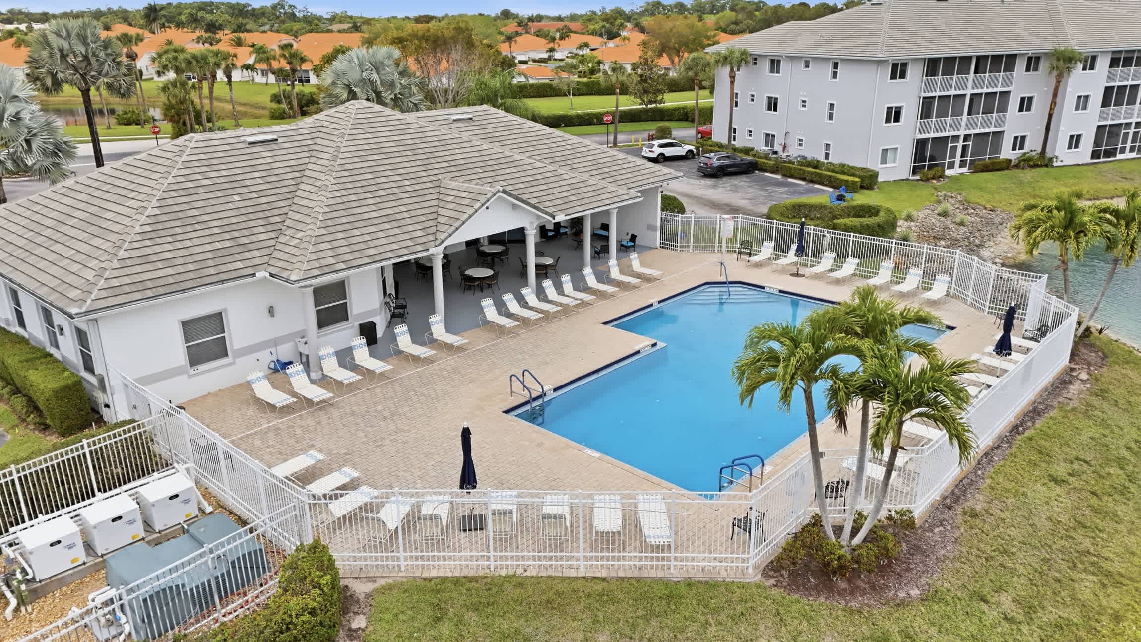 First Floor 2 BR Den Bright End Unit Near Downtown Naples | Photo 2