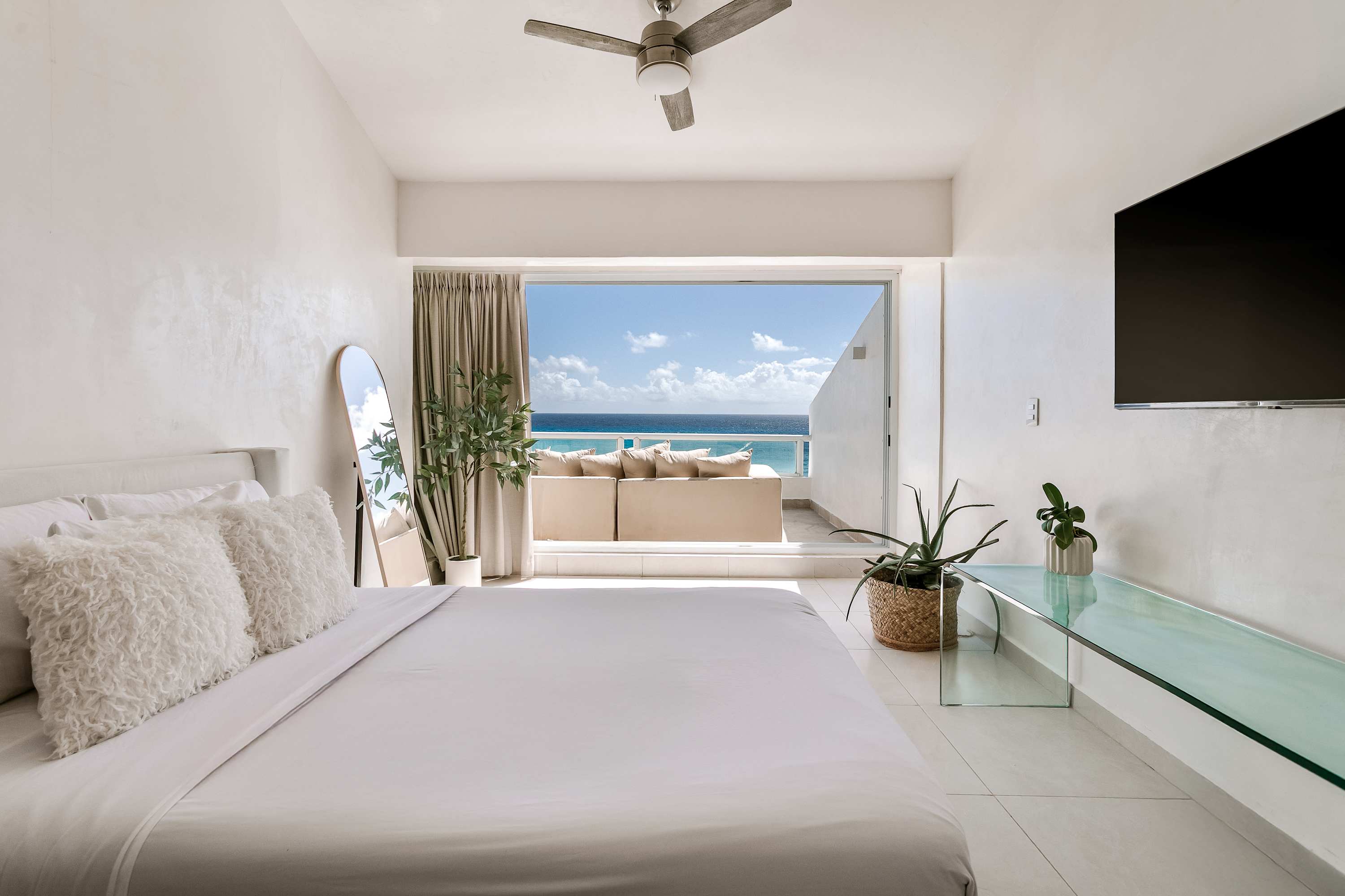 Oceanfront Bliss – Caribbean Views & Balcony — Cancún, Quintana Roo — vacation rental
