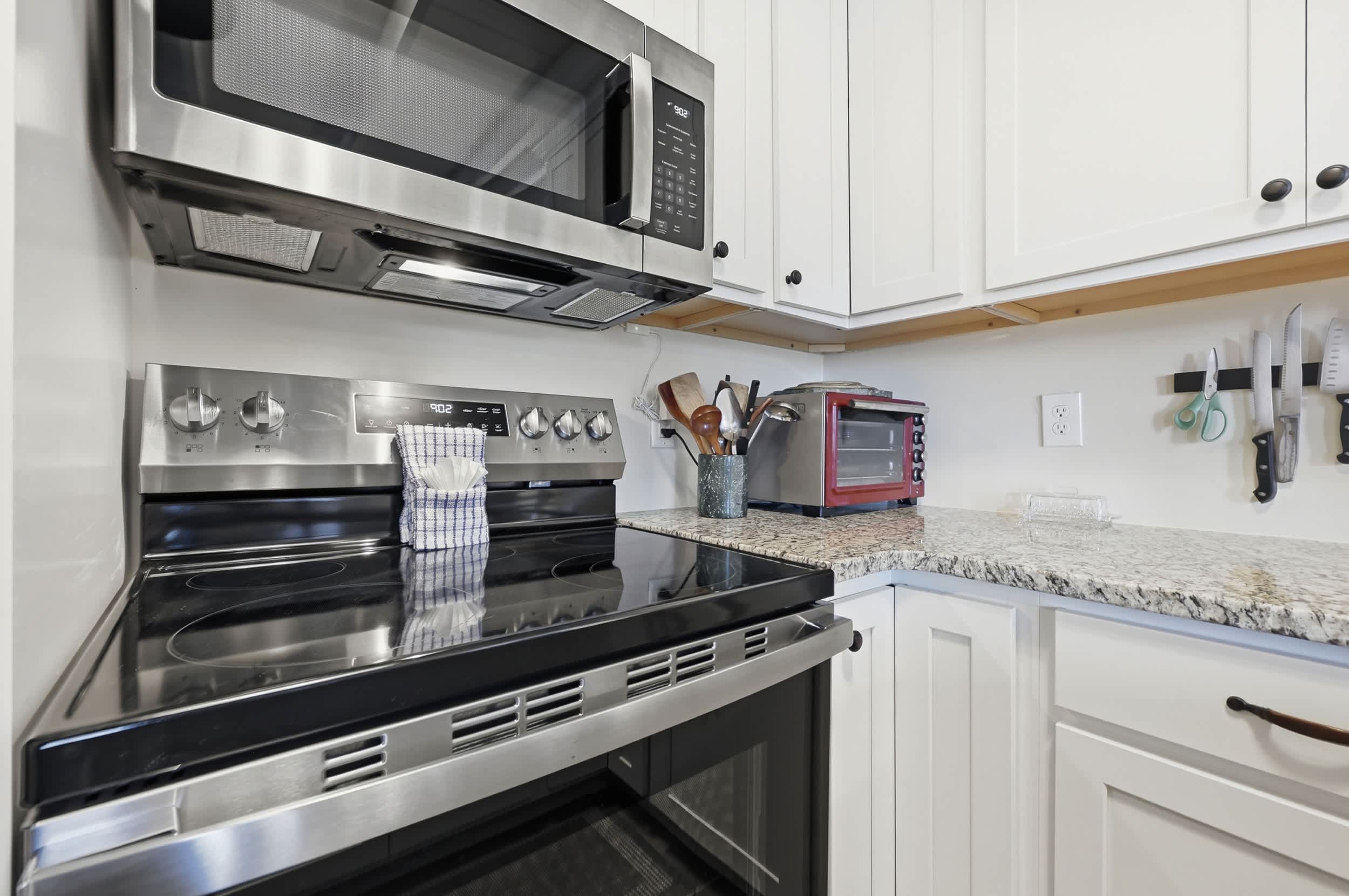 Sunny Beach Bungalow Pet Friendly Near Beach