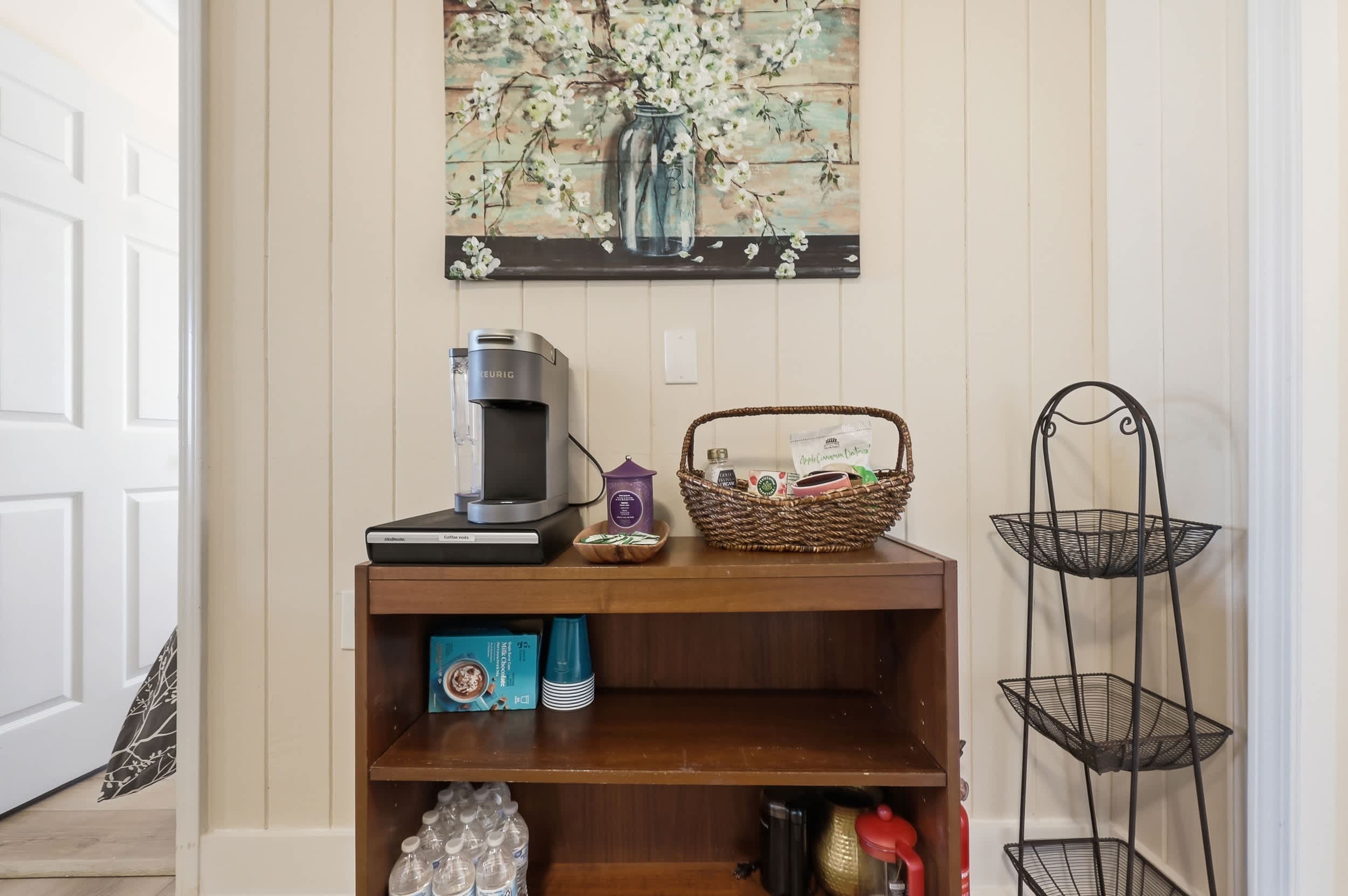 Sunny Beach Bungalow Pet Friendly Near Beach