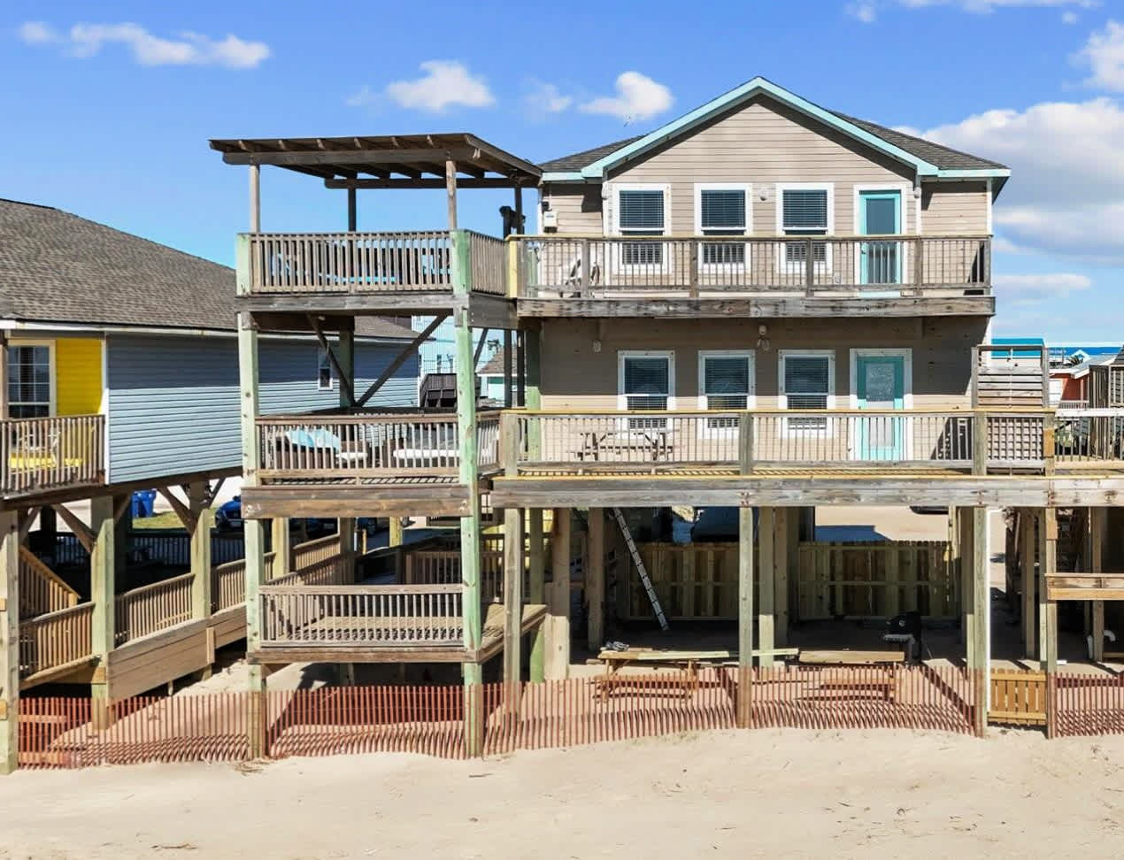 Lookout Paradise 2 Units On the Beach