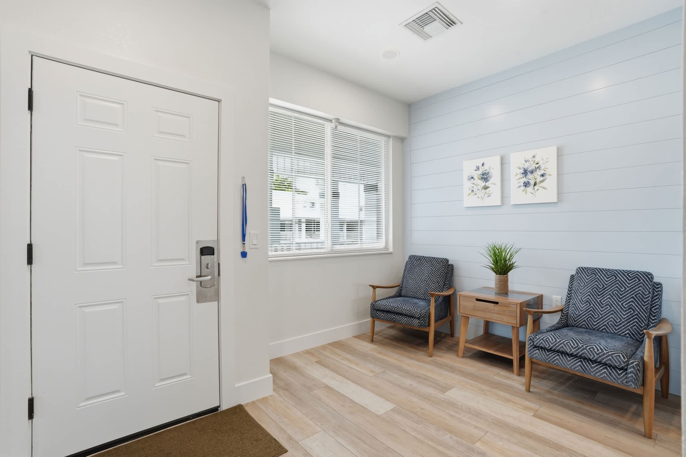 1226 Updated Sleeps 6 Close to Pool and Gym | Photo 11