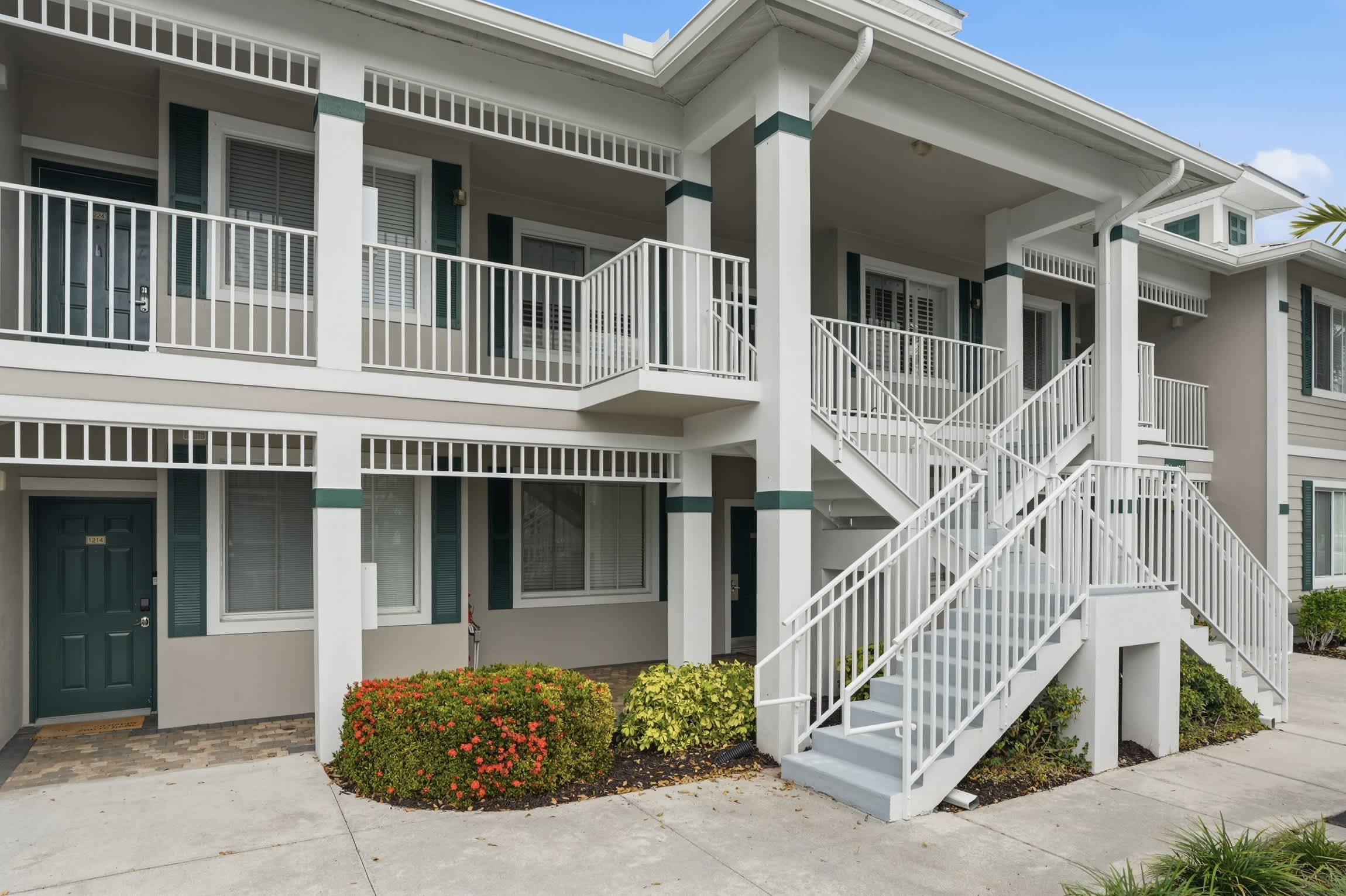 1226 Updated Sleeps 6 Close to Pool and Gym | Photo 36