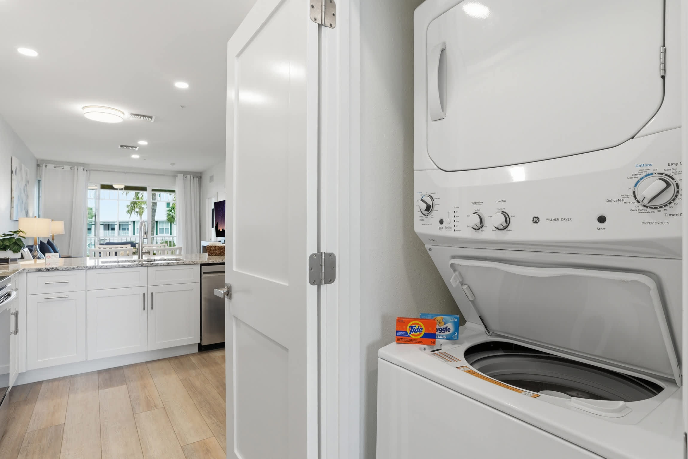 1226 Updated Sleeps 6 Close to Pool and Gym | Photo 21