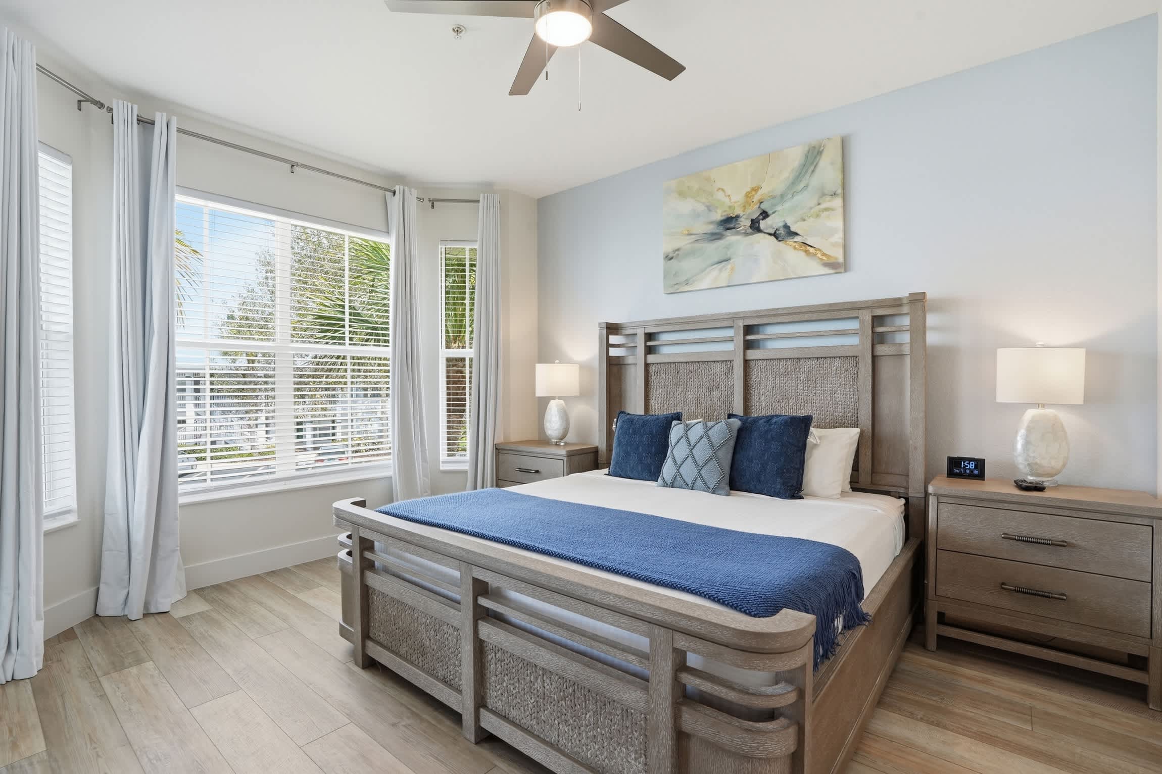 1226 Updated Sleeps 6 Close to Pool and Gym | Photo 3