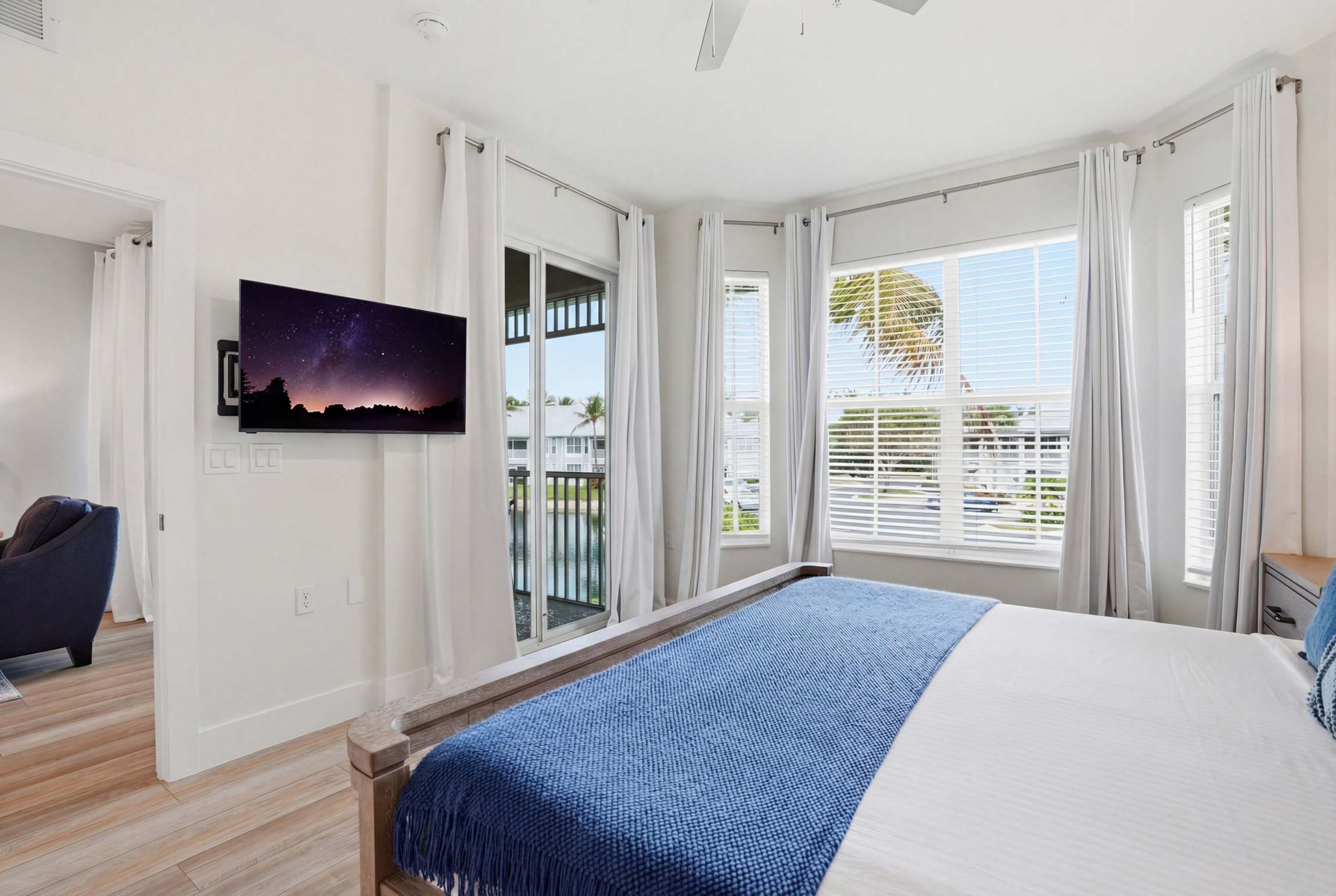 1226 Updated Sleeps 6 Close to Pool and Gym | Photo 22