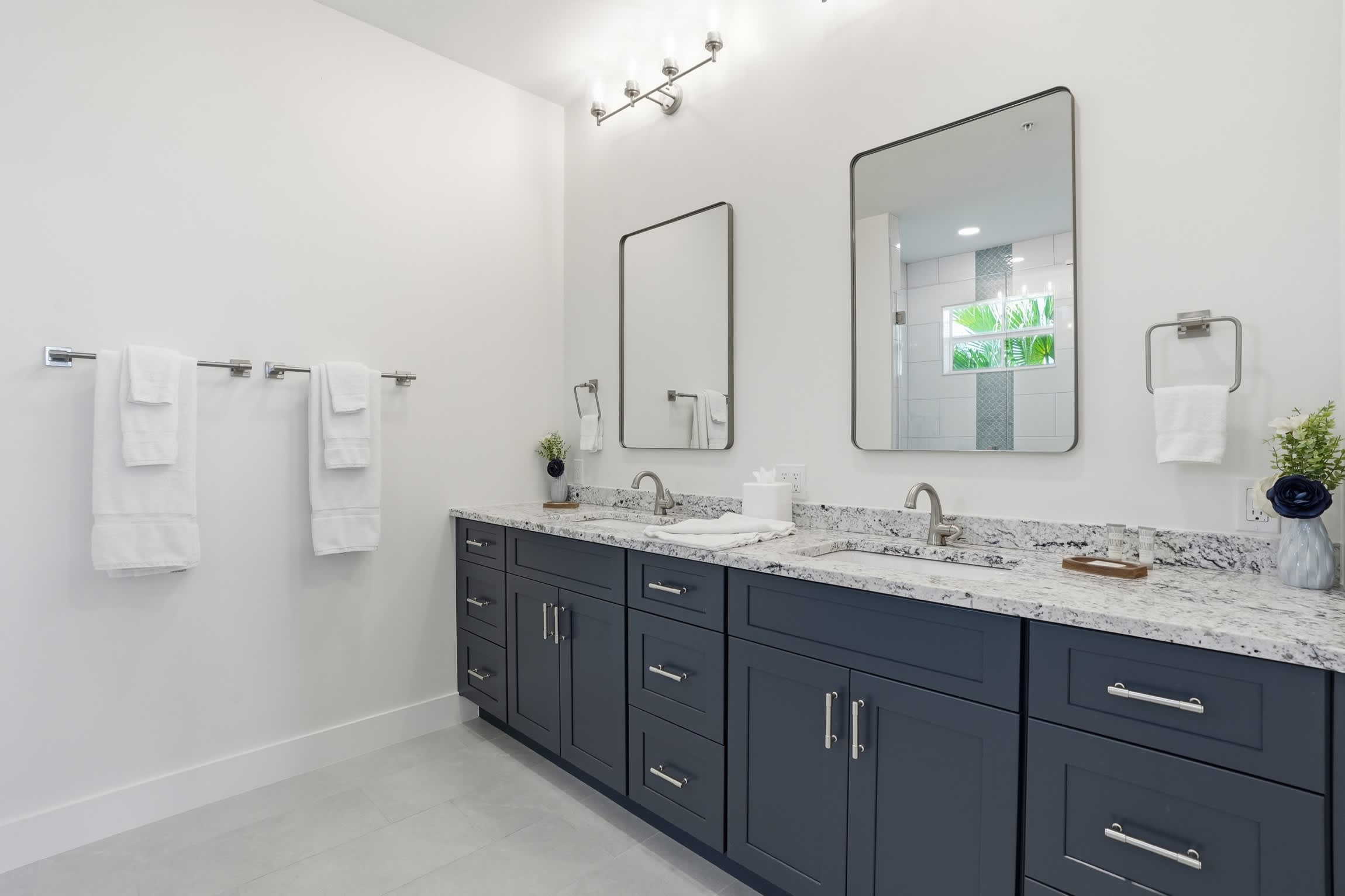 1226 Updated Sleeps 6 Close to Pool and Gym | Photo 25